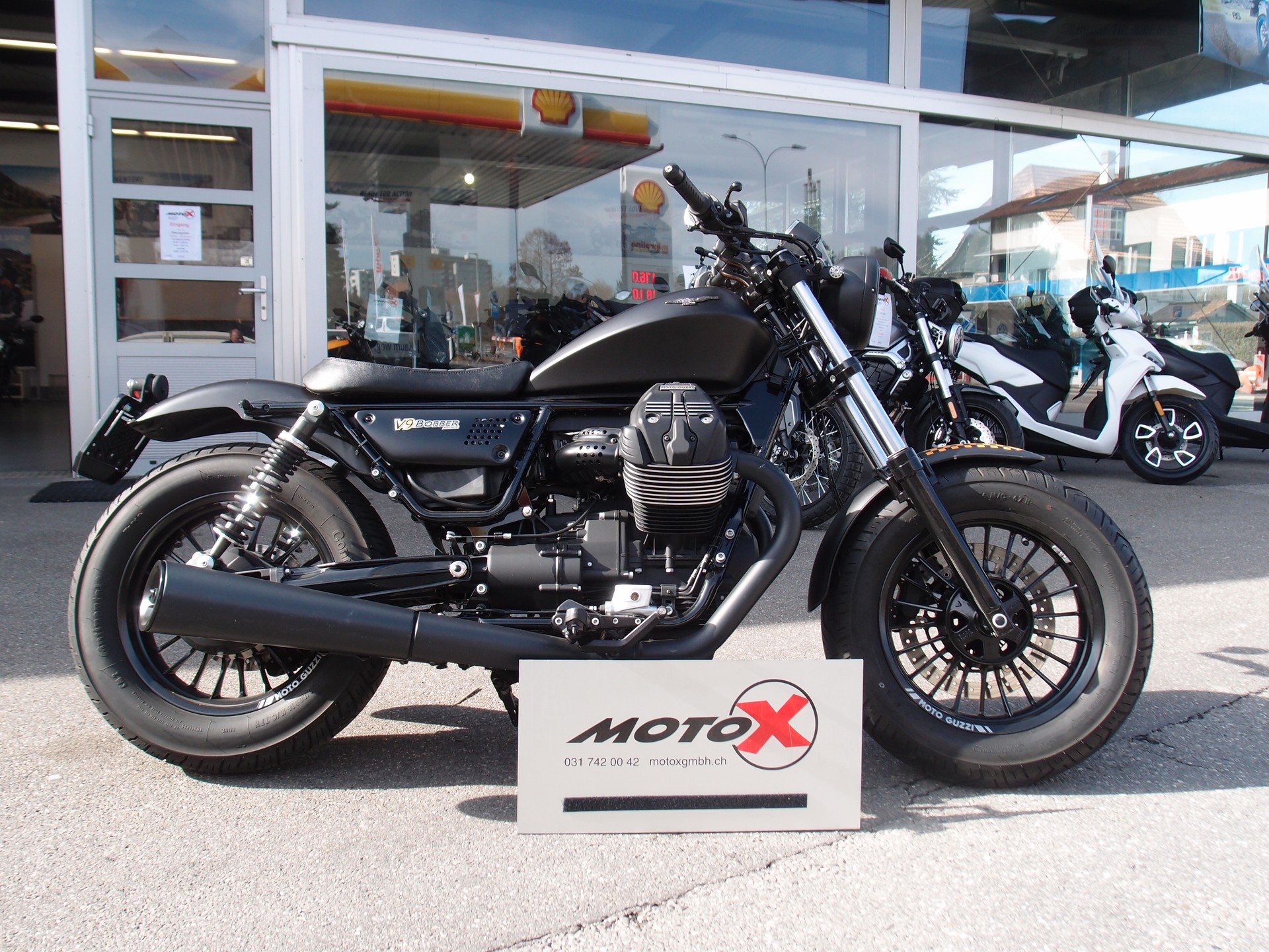 MOTO GUZZI Bobber