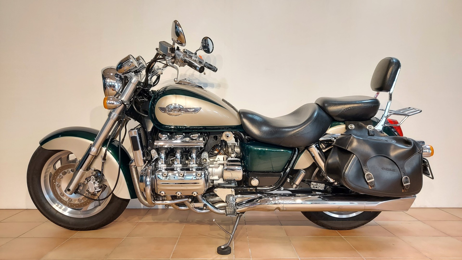 HONDA GL 1500 F6 C Custom-showroom-element-1