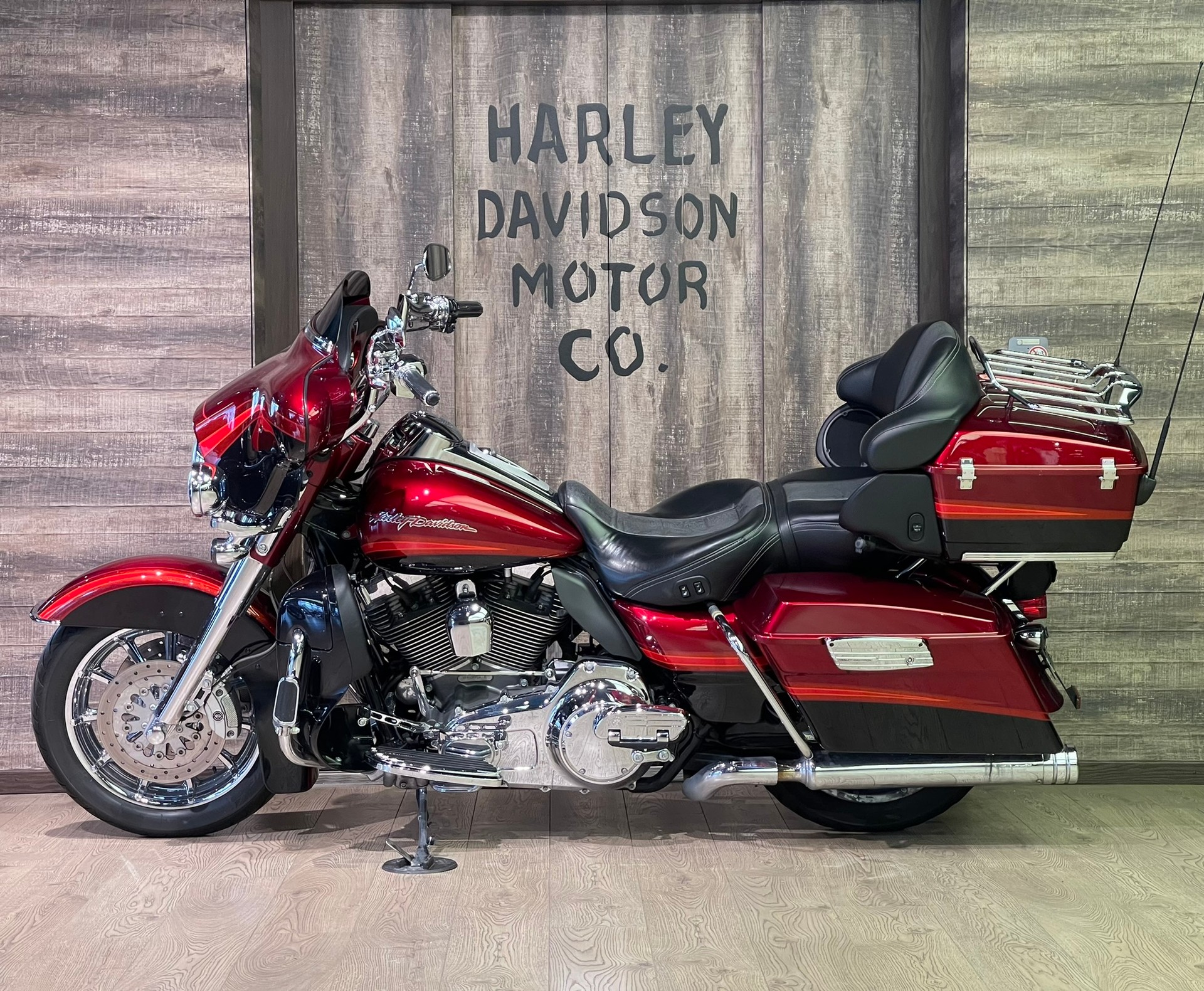 HARLEY-DAVIDSON FLHTCUSE4 Electra Glide Ultra Classic CVO ABS-showroom-element-3
