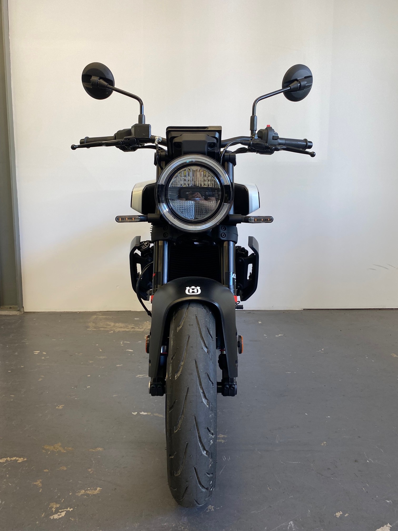HUSQVARNA VITPILEN 125-showroom-element-2