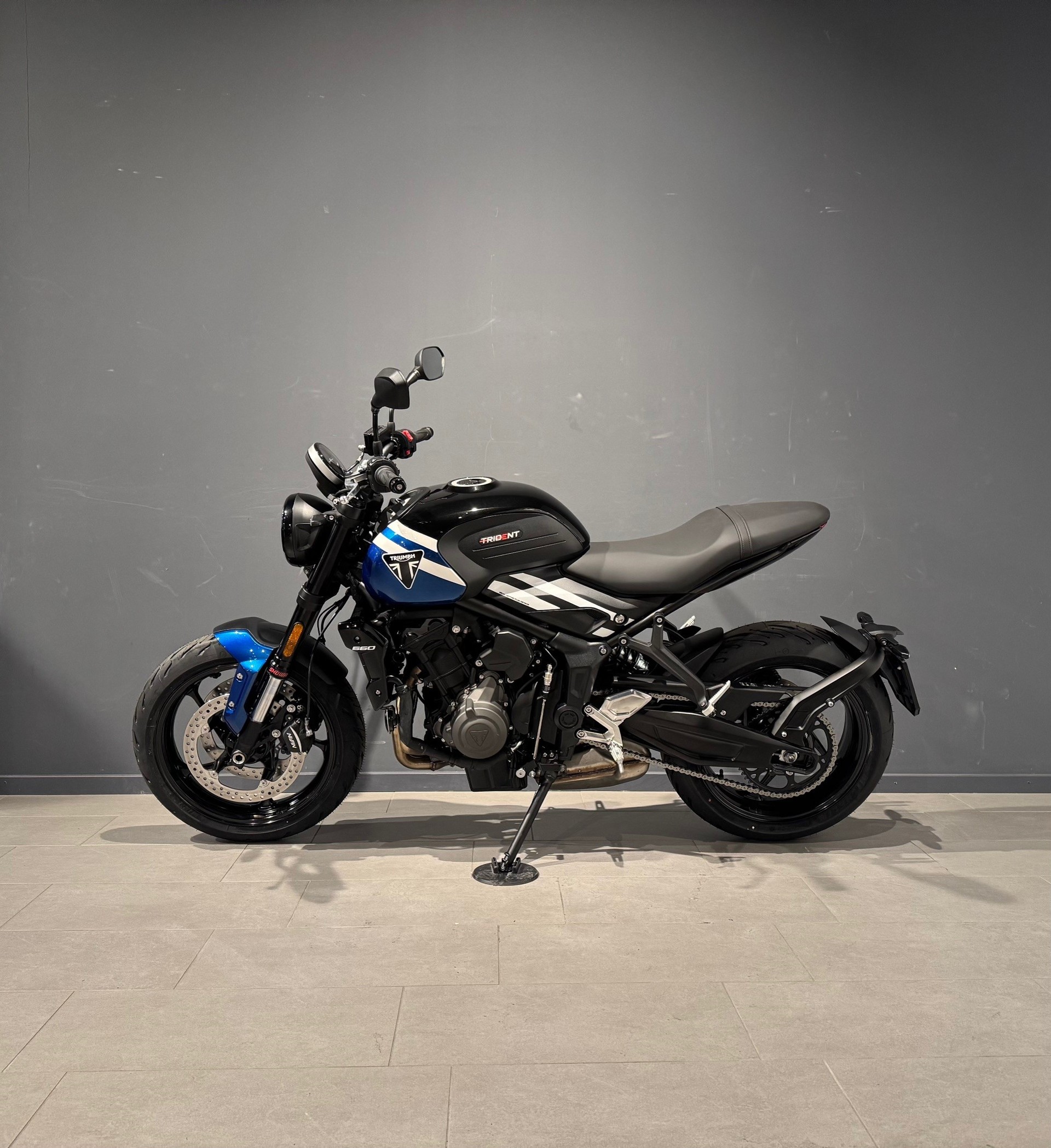 TRIUMPH Trident 660-showroom-element-3