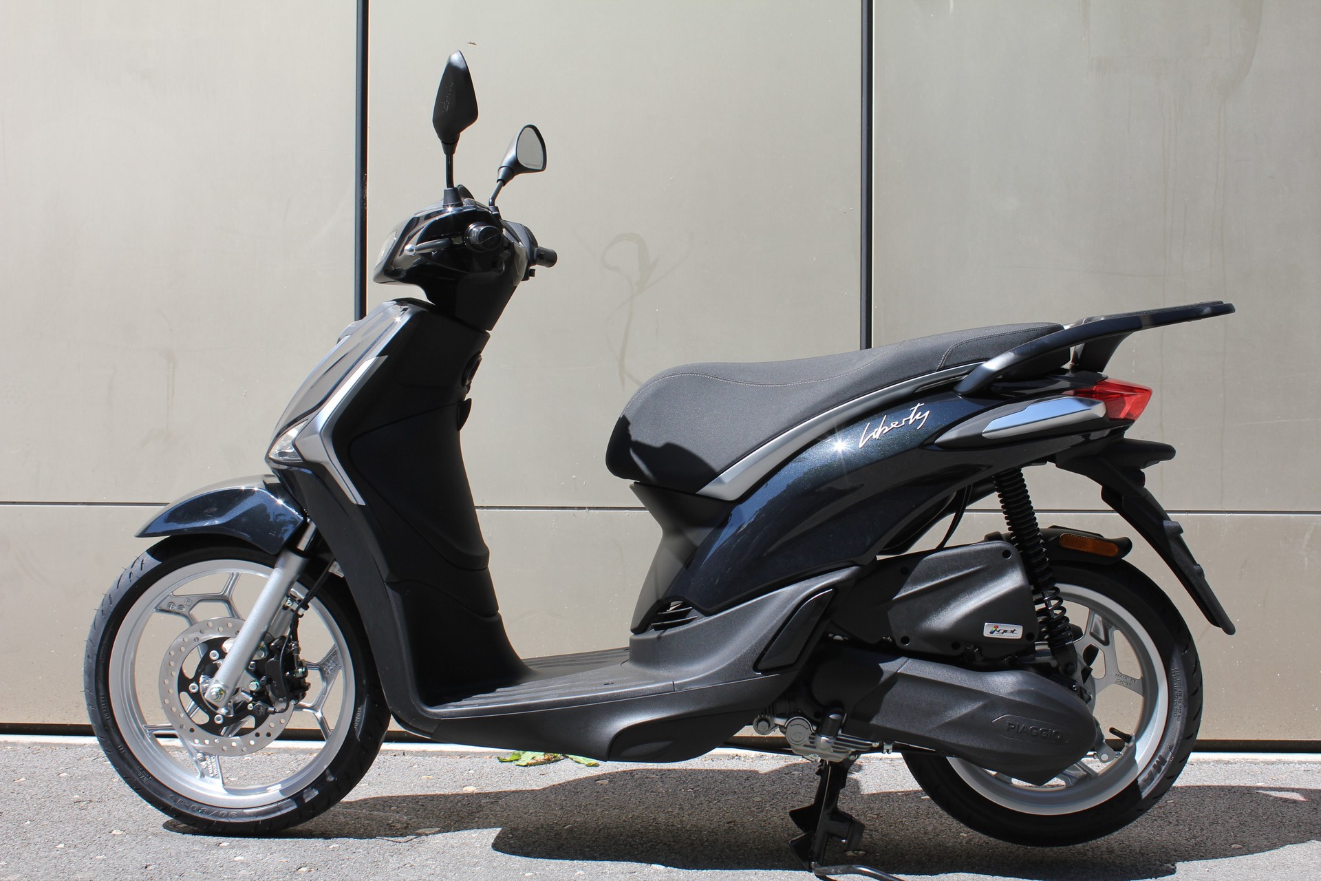 PIAGGIO Liberty 50 (45km/h)-showroom-element-3