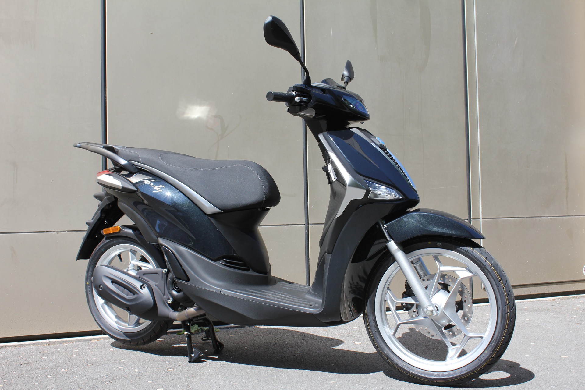 PIAGGIO Liberty 50 (45km/h)-showroom-element-1