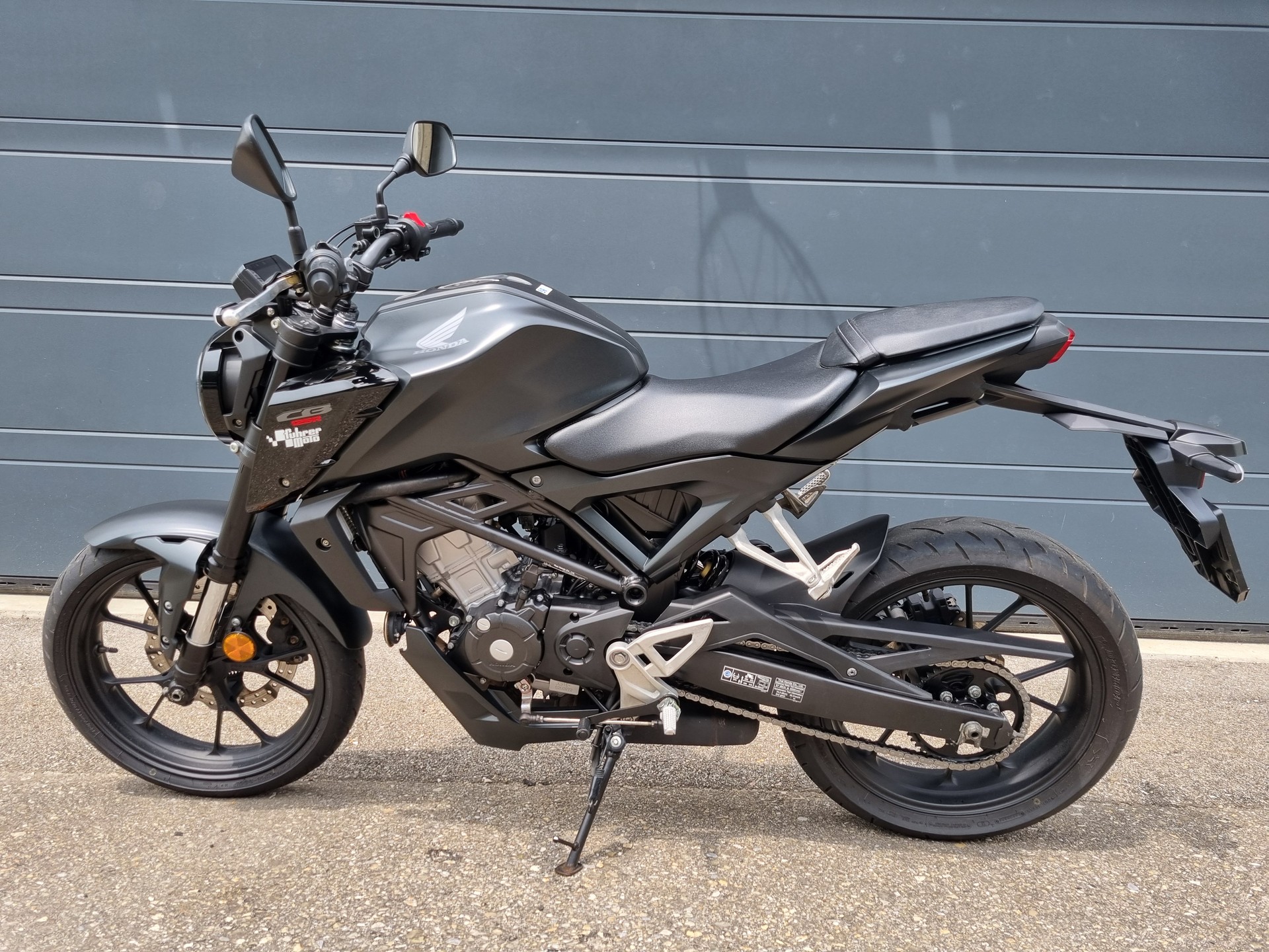 HONDA CB 125 R-showroom-element-1