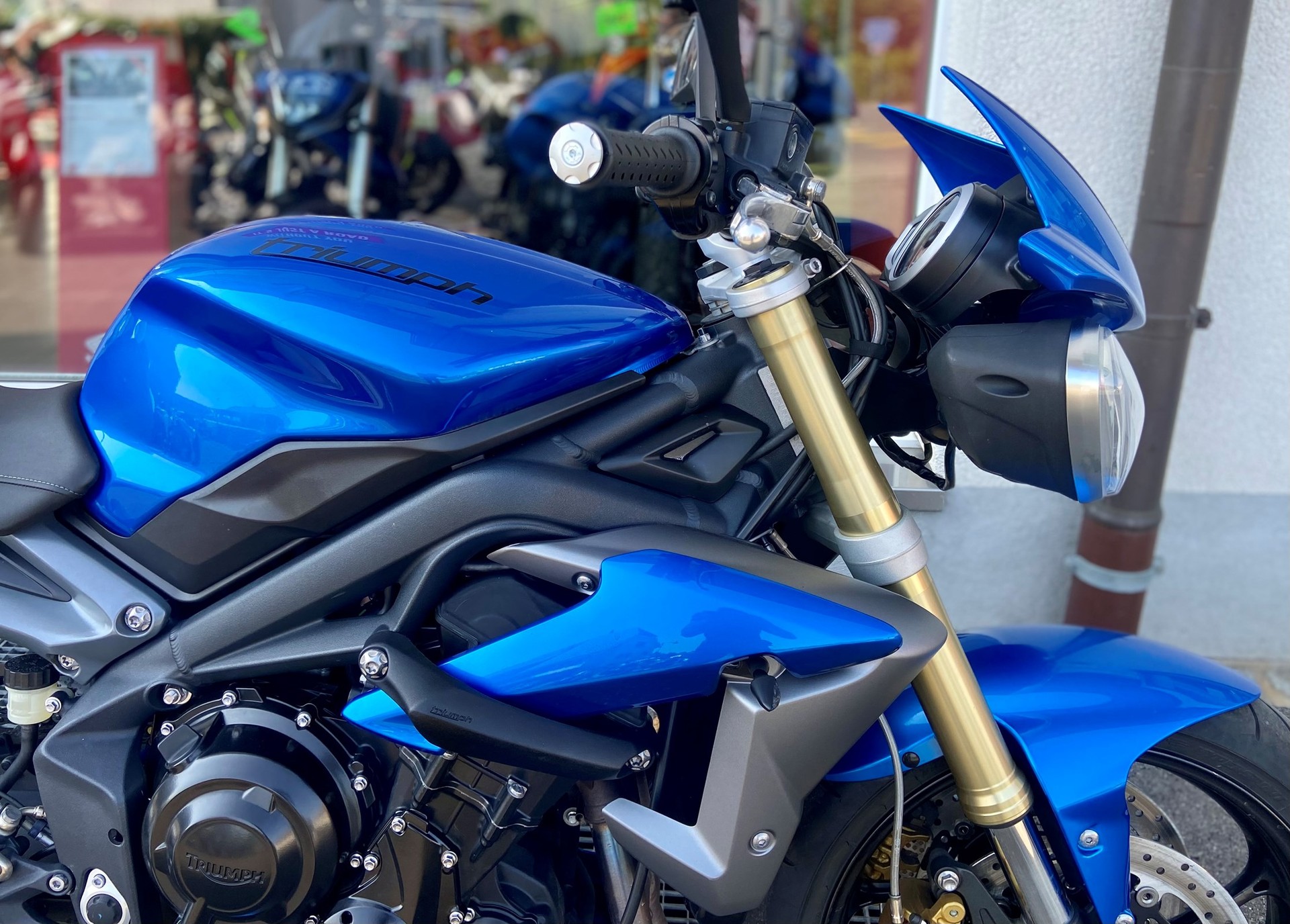 TRIUMPH Triumph Street Triple 675-showroom-element-1