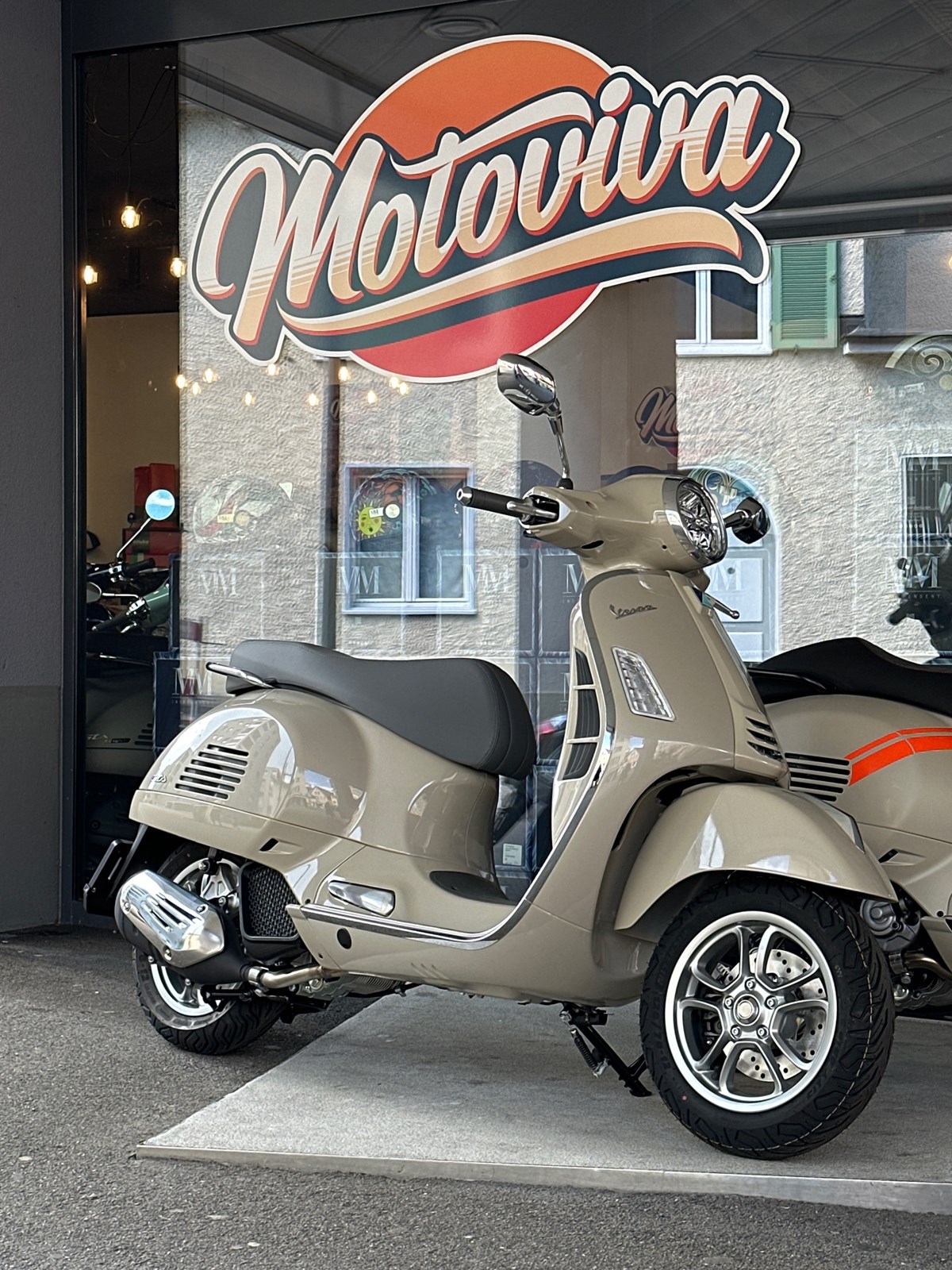 PIAGGIO Vespa GTS 125 ABS