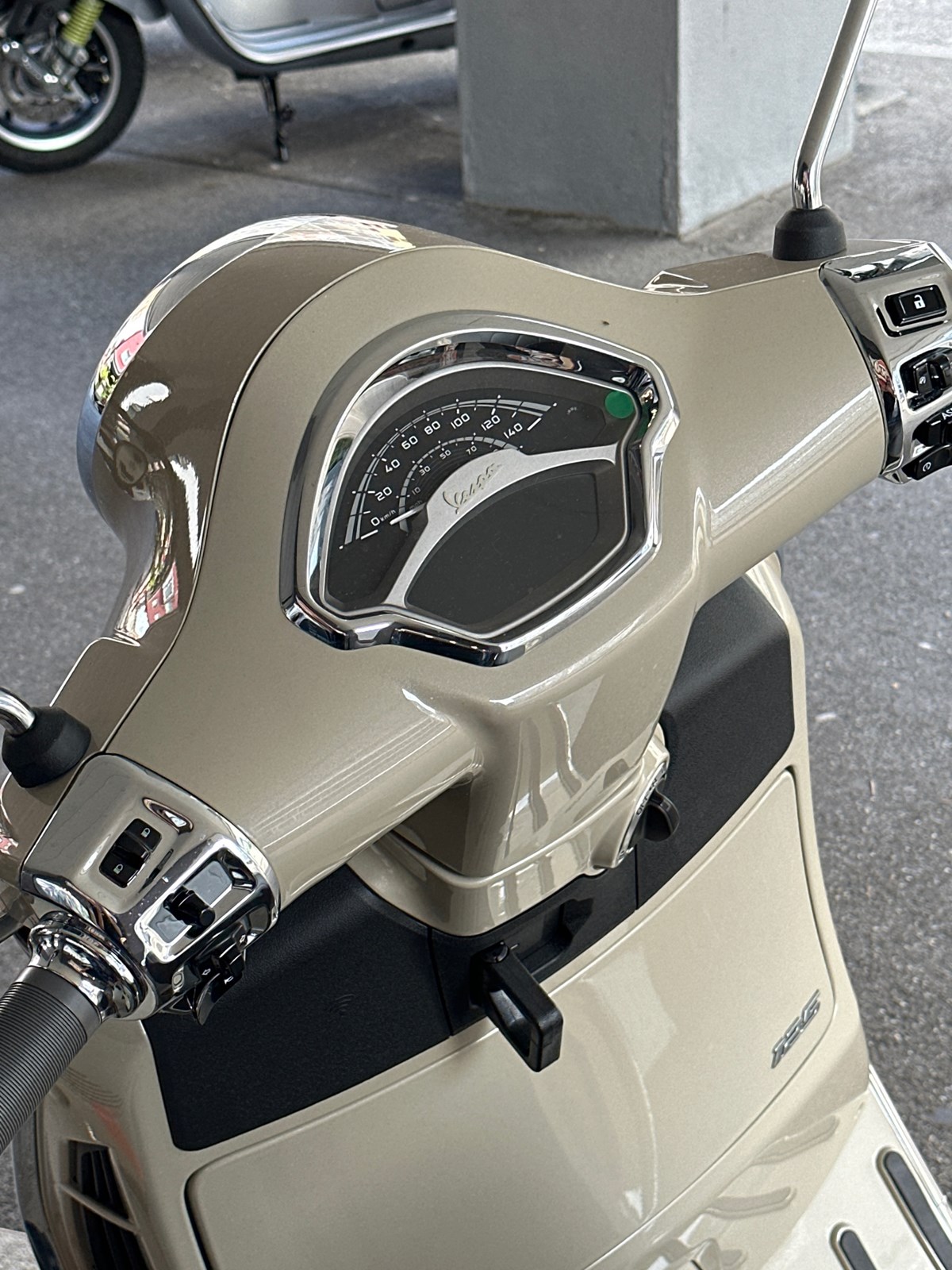 PIAGGIO Vespa GTS 125 ABS-showroom-element-3