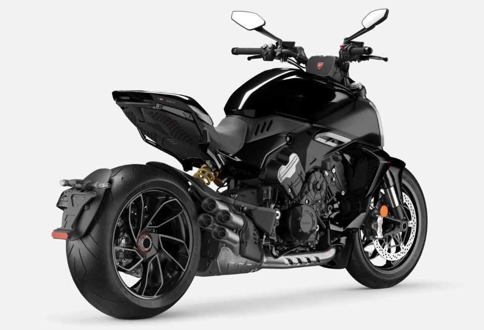 DUCATI DIAVEL V4 ABS-showroom-element-3