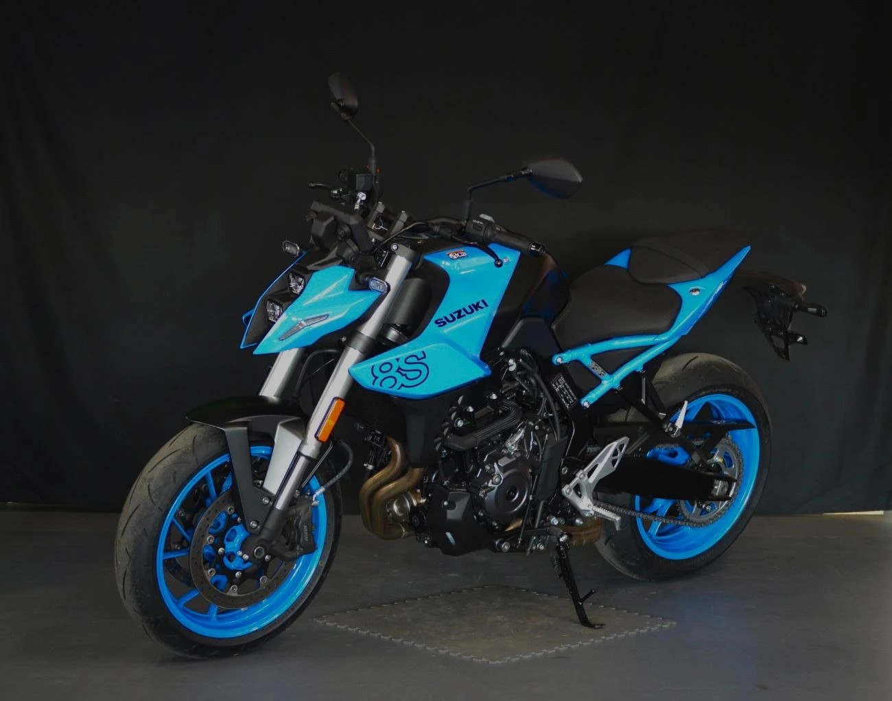 SUZUKI GSX 8 S (35kW)-showroom-element-1