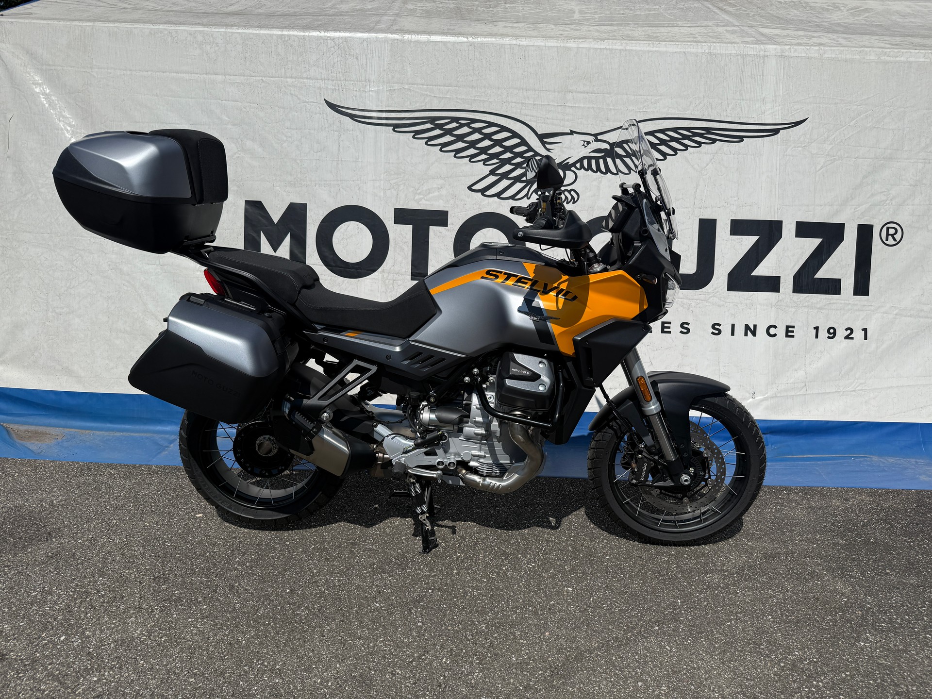 MOTO GUZZI Stelvio PFF-RAS-showroom-element-1