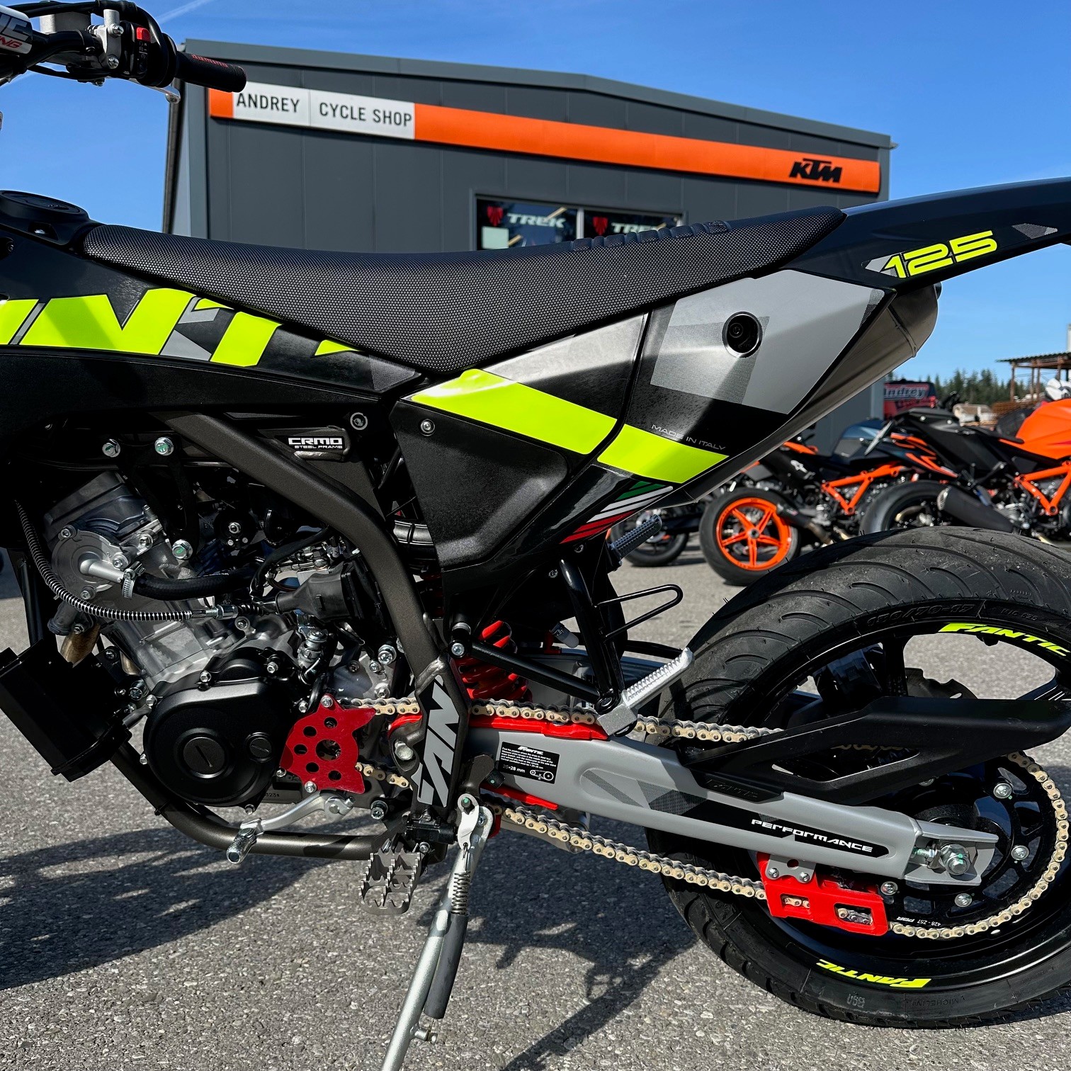 FANTIC XMF 125 Motard-image-7