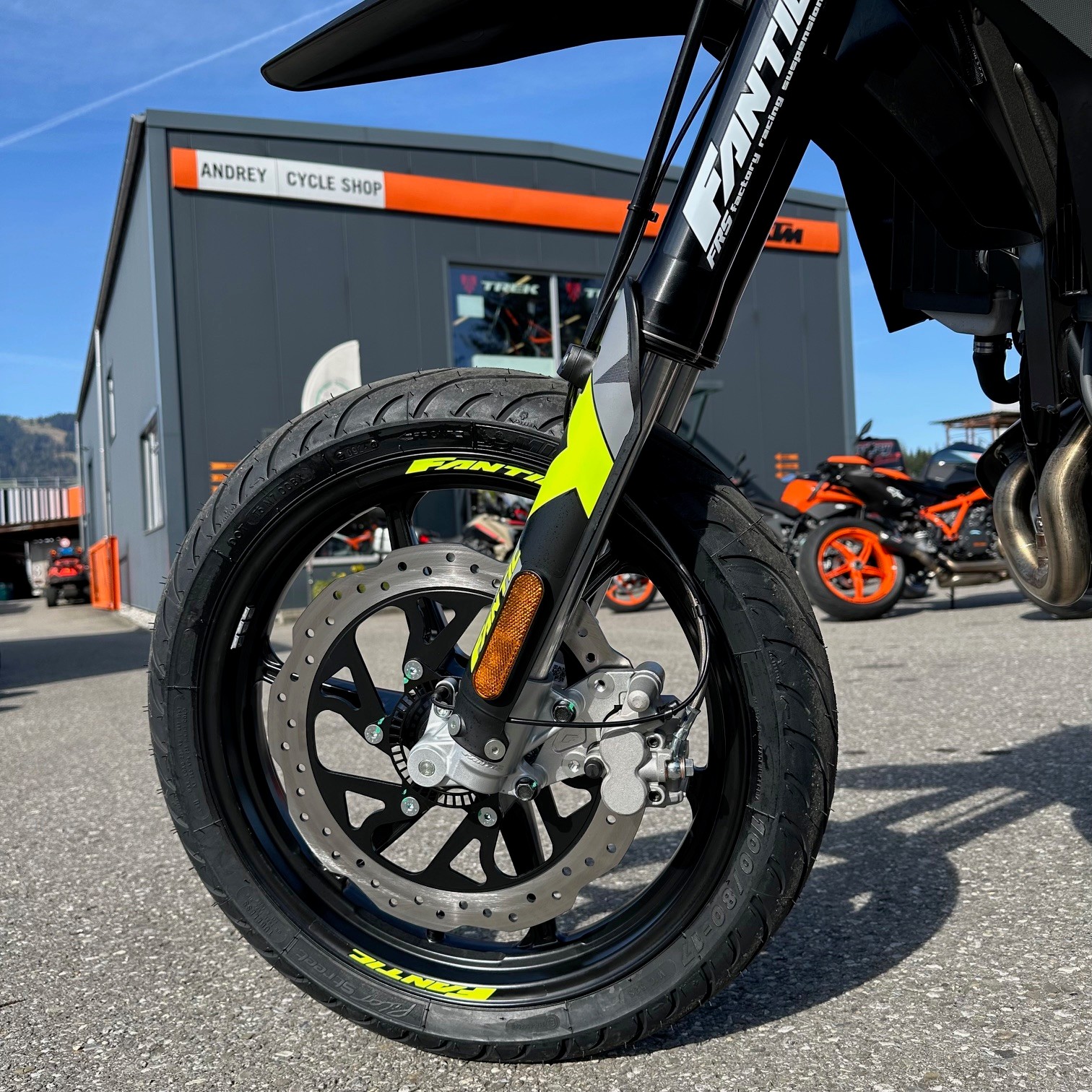 FANTIC XMF 125 Motard-image-6