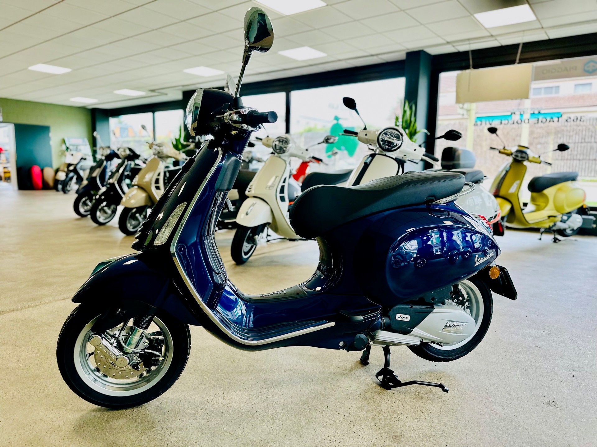PIAGGIO Vespa 125 Primavera-image-4