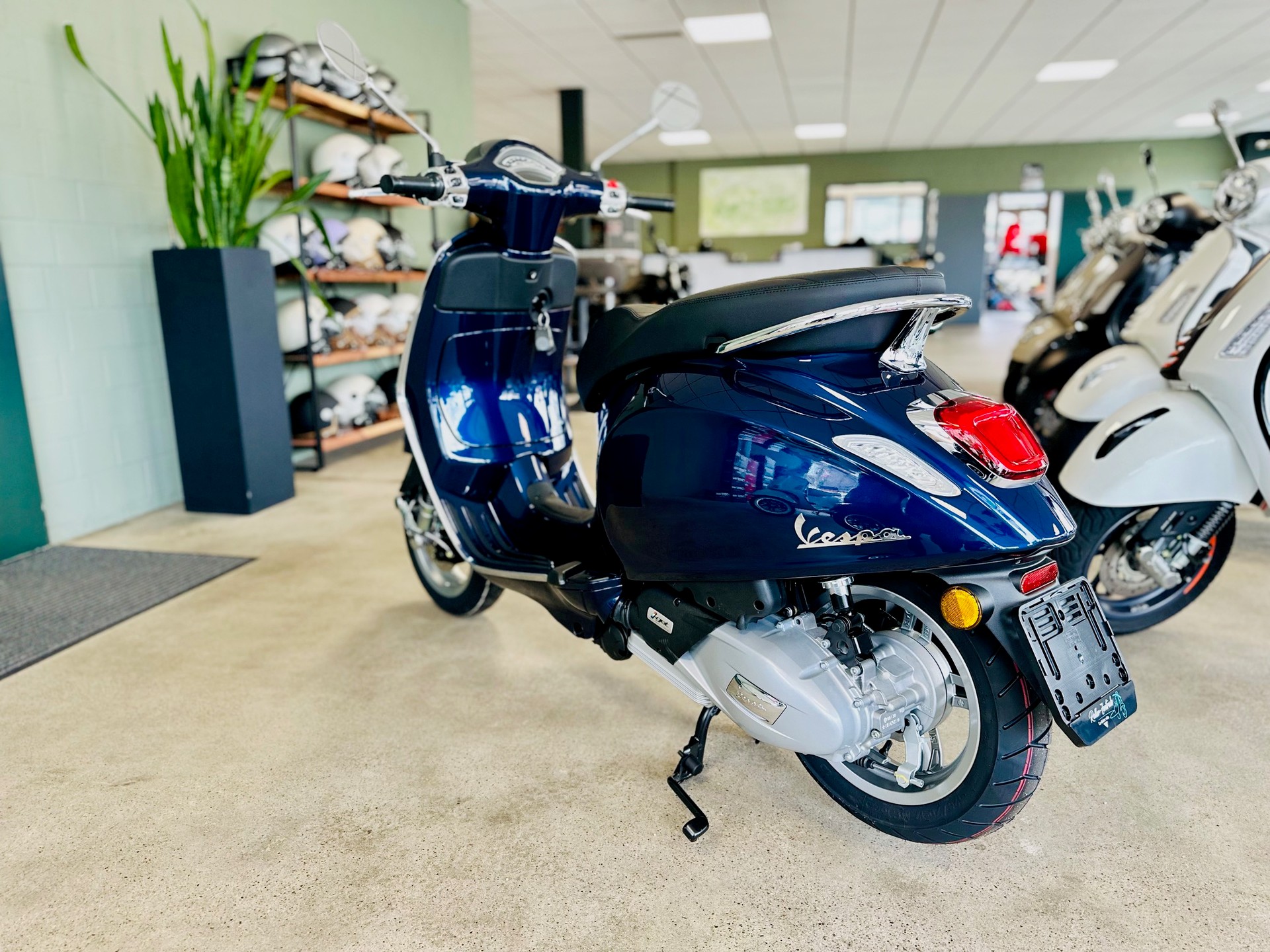 PIAGGIO Vespa 125 Primavera-image-3