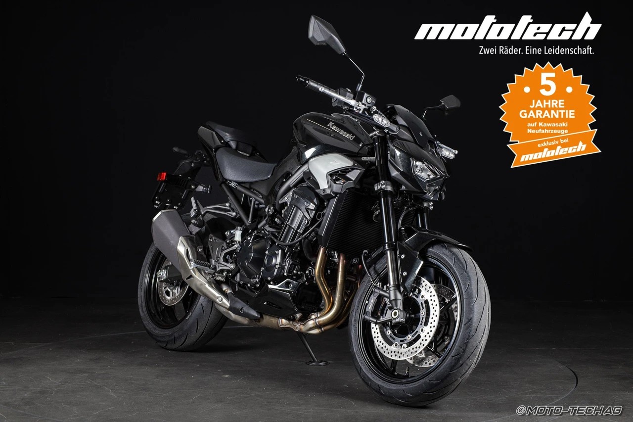 KAWASAKI Z 900 MY25 35kW-showroom-element-1