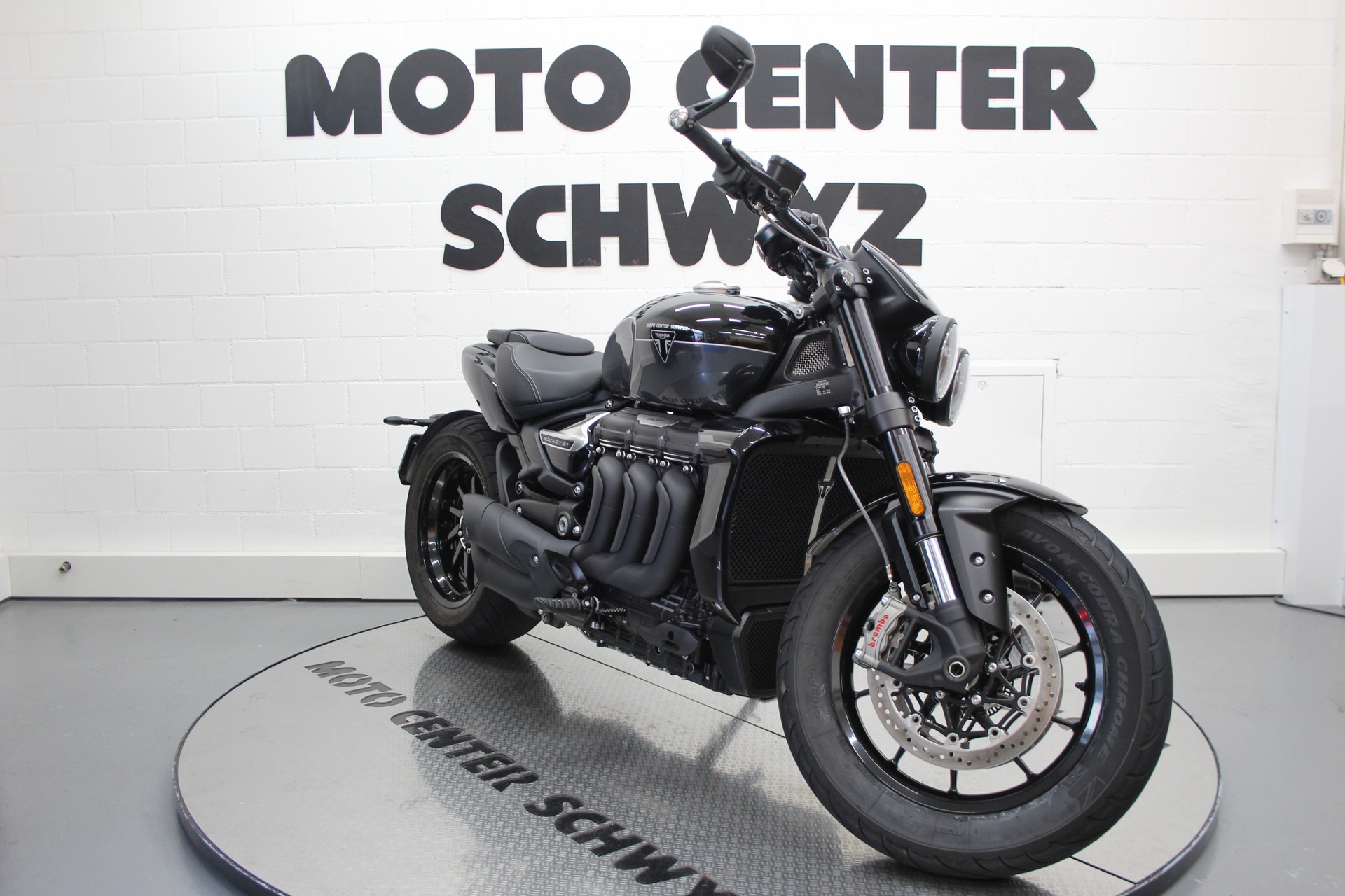 TRIUMPH Rocket 3 R Storm-showroom-element-1