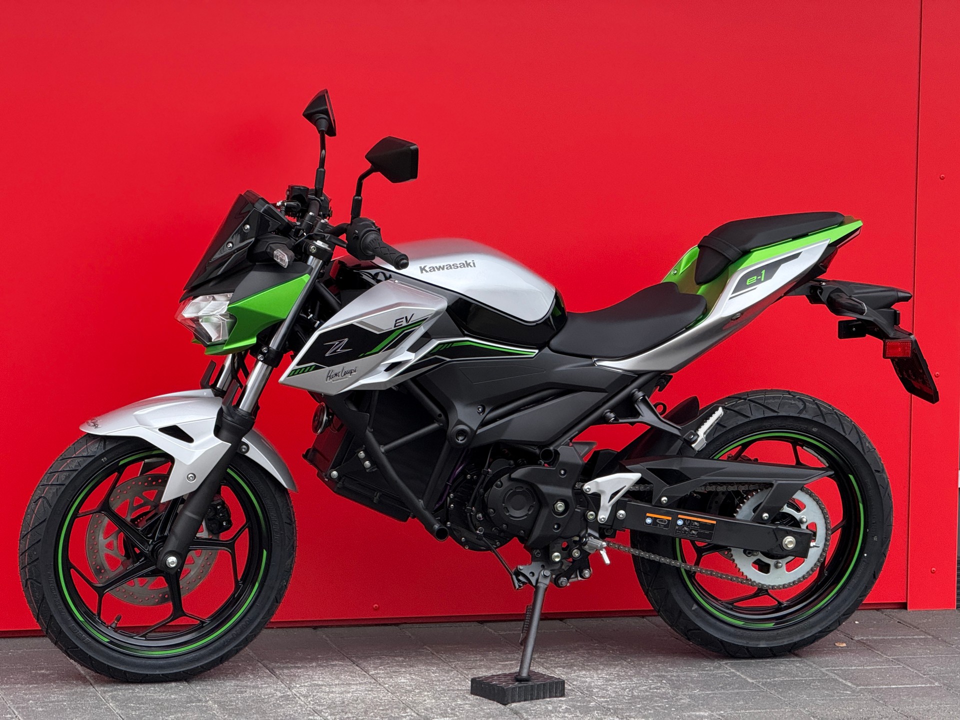 KAWASAKI Z E-1-showroom-element-3