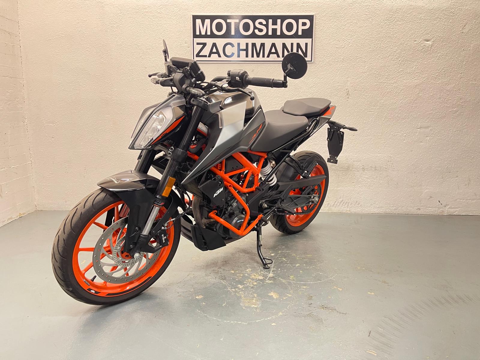 KTM 390 Duke-showroom-element-2