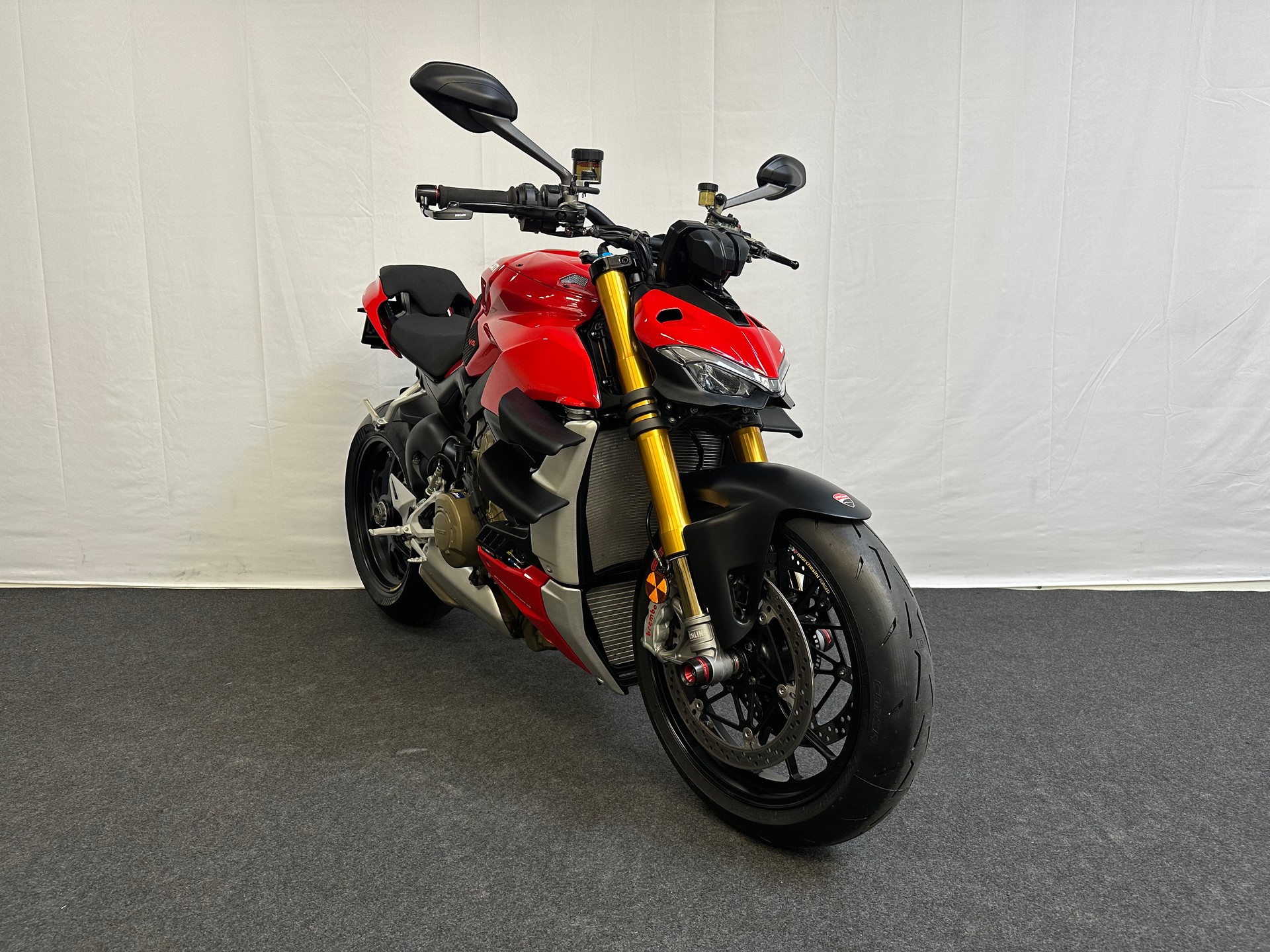 DUCATI Streetfighter V4 S-showroom-element-1