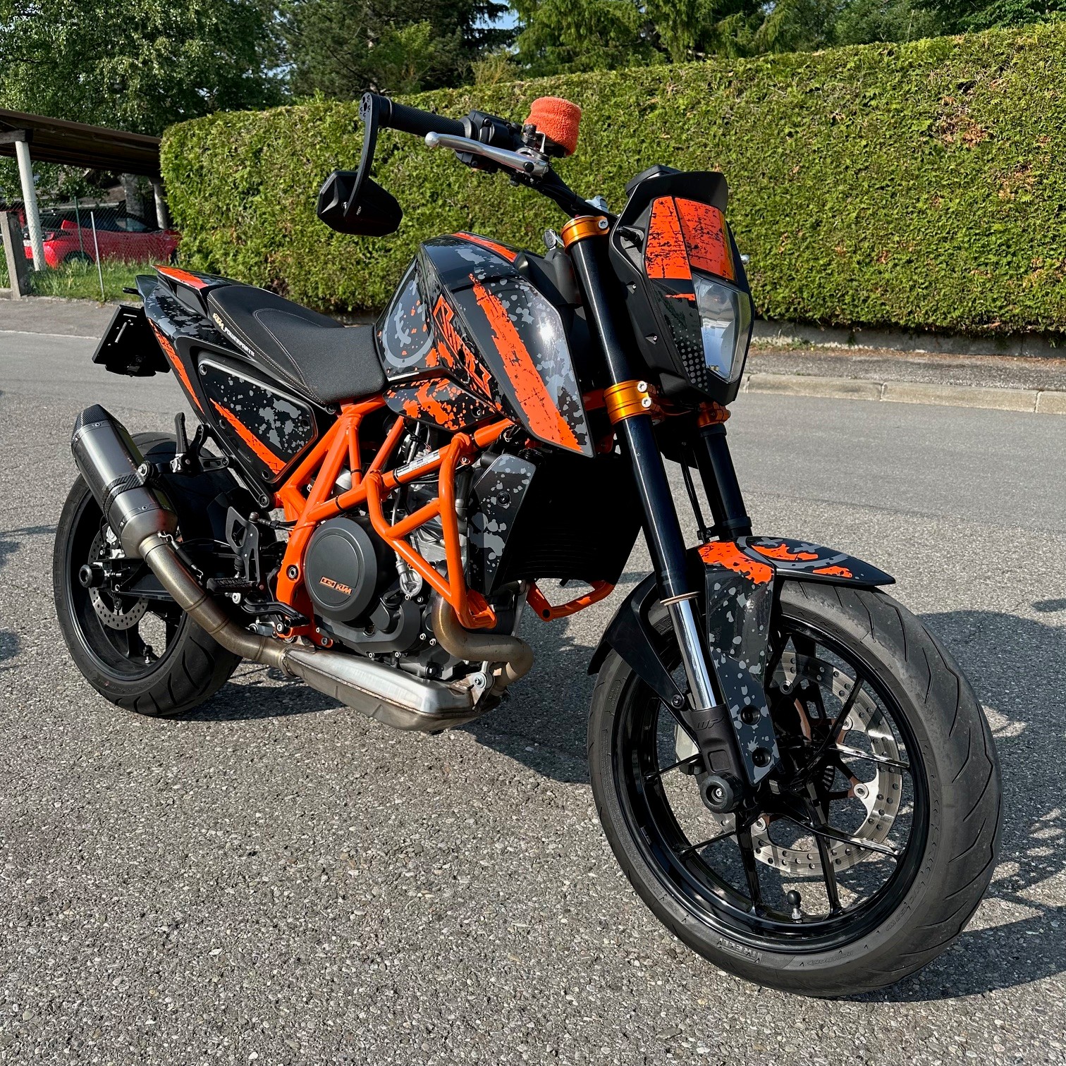 KTM 690 Duke R ABS-showroom-element-3