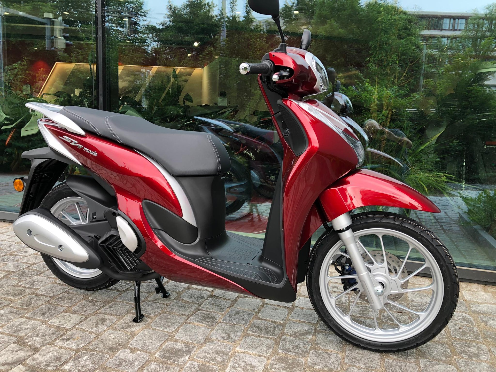 HONDA SH 125 i Mode-showroom-element-1