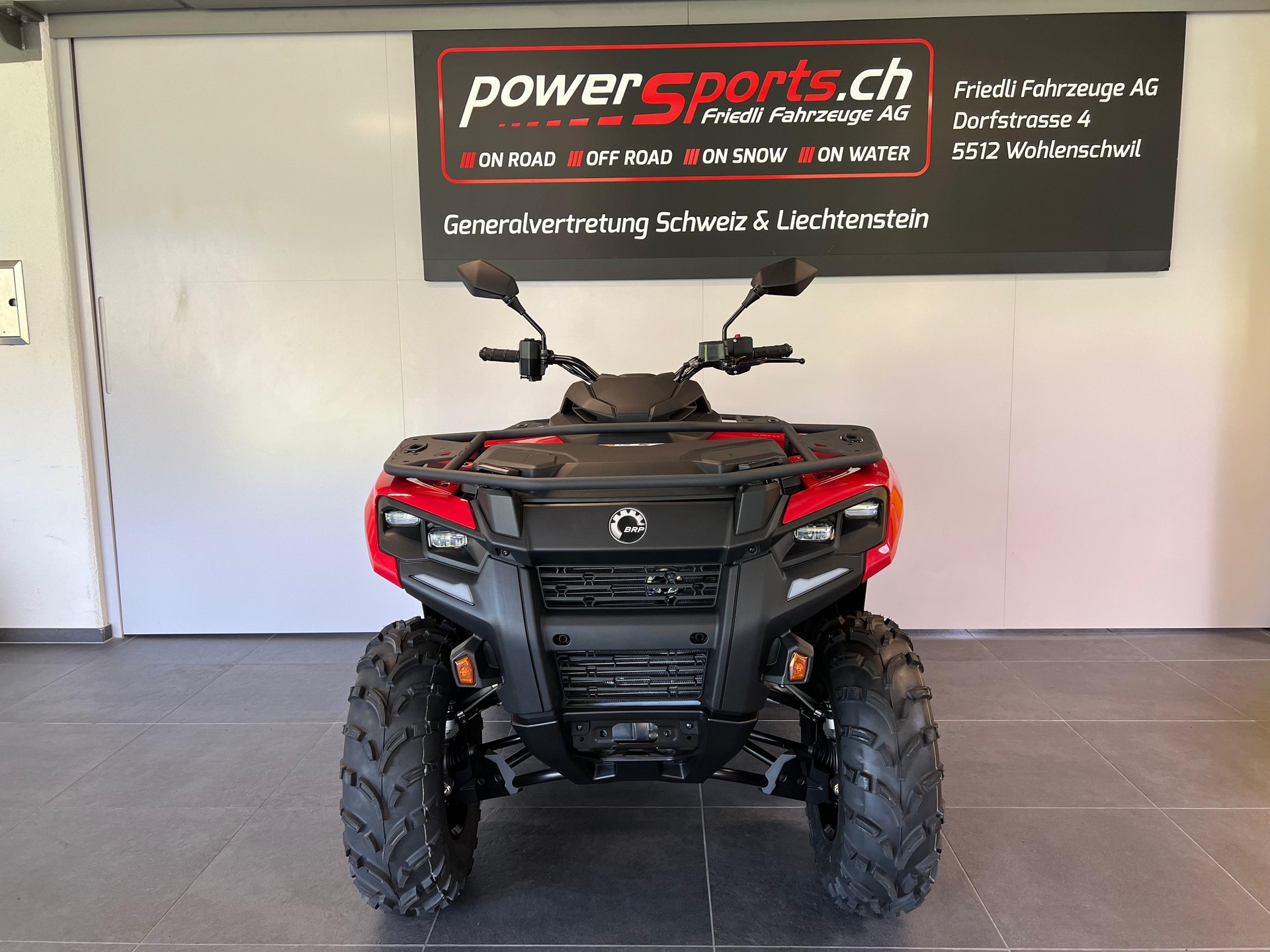 CAN-AM Outlander 700 DPS ABS T-showroom-element-2