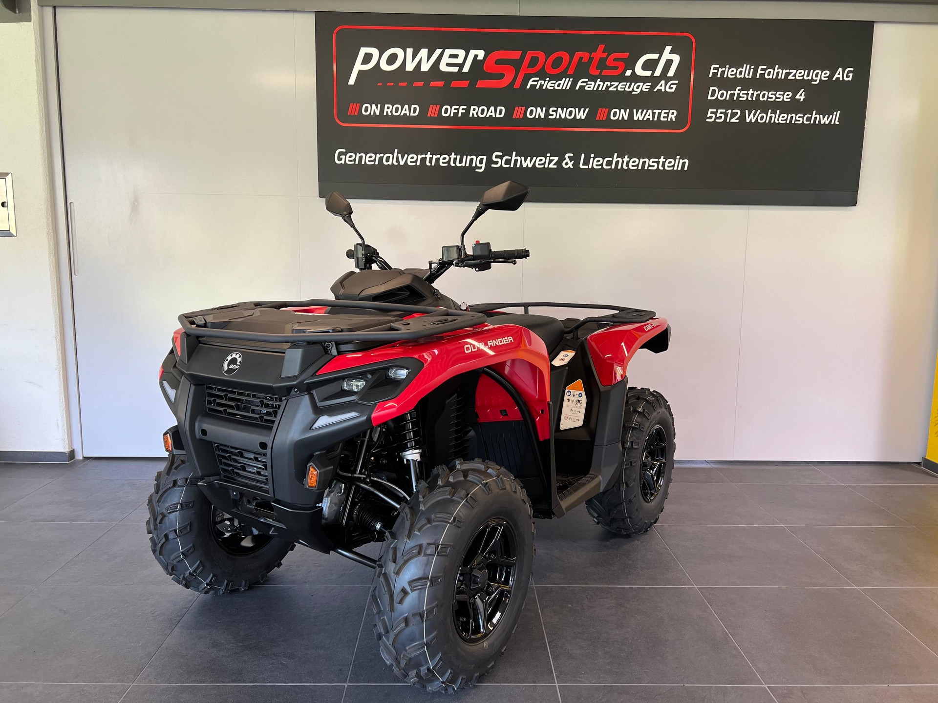 CAN-AM Outlander 700 DPS ABS T-showroom-element-1