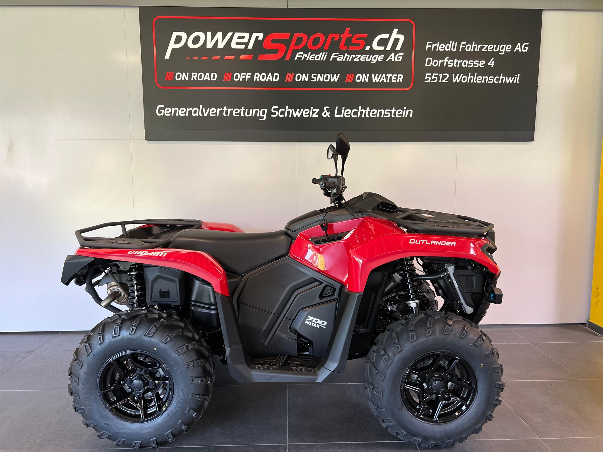 CAN-AM Outlander 700 DPS ABS T-showroom-element-3
