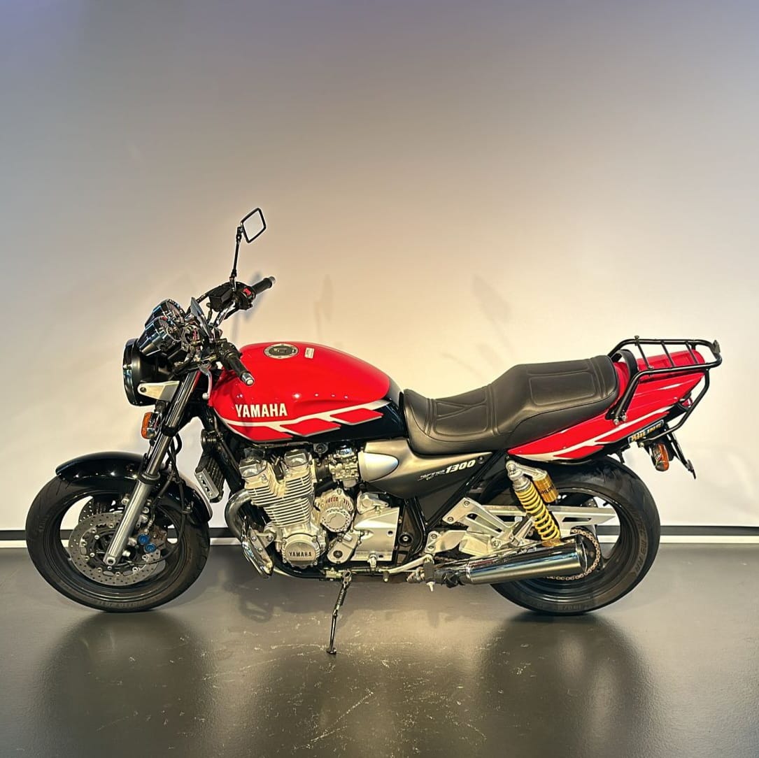 YAMAHA XJR 1300