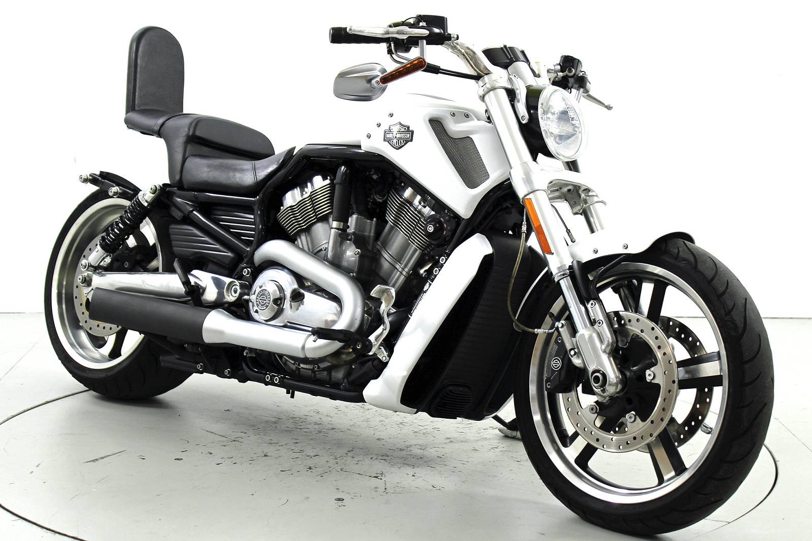 HARLEY-DAVIDSON VRSCF-showroom-element-1