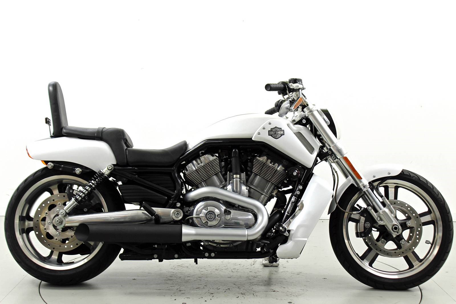 HARLEY-DAVIDSON VRSCF-showroom-element-3