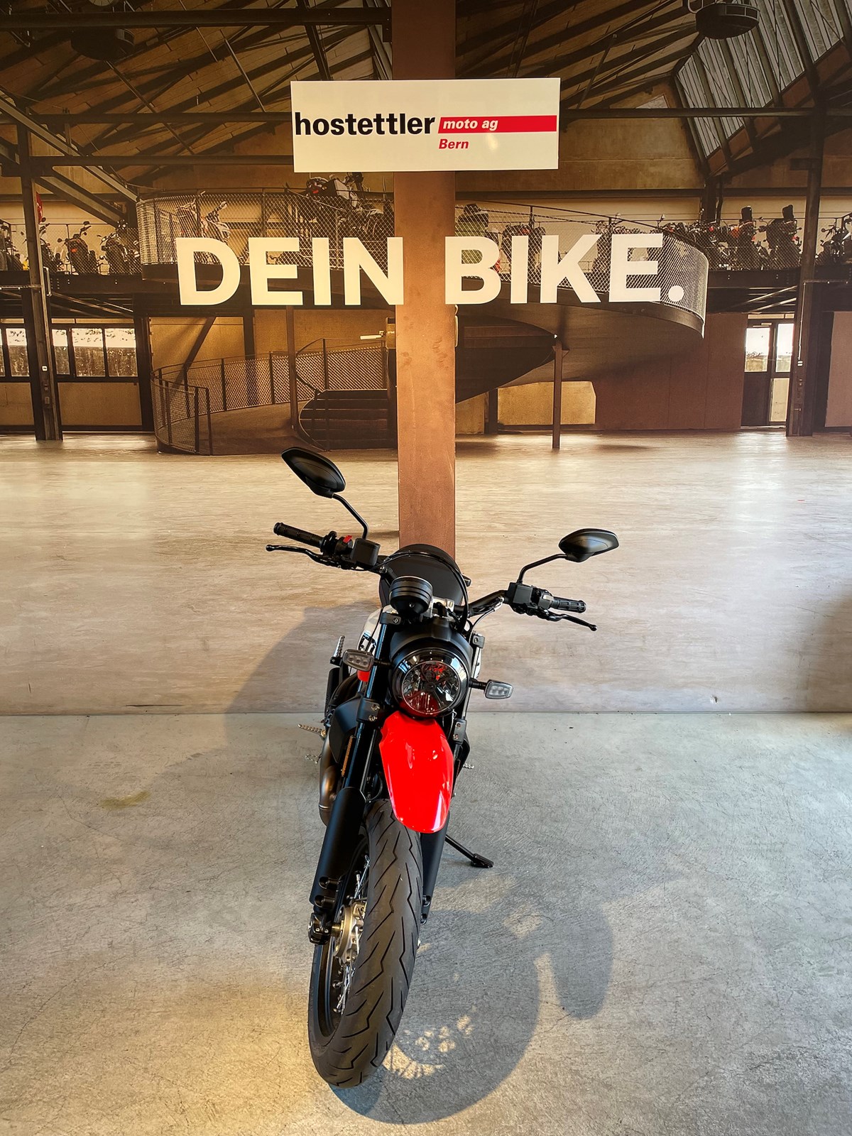 DUCATI SCRAMBLER URBAN MOTARD Urban Motard-showroom-element-3