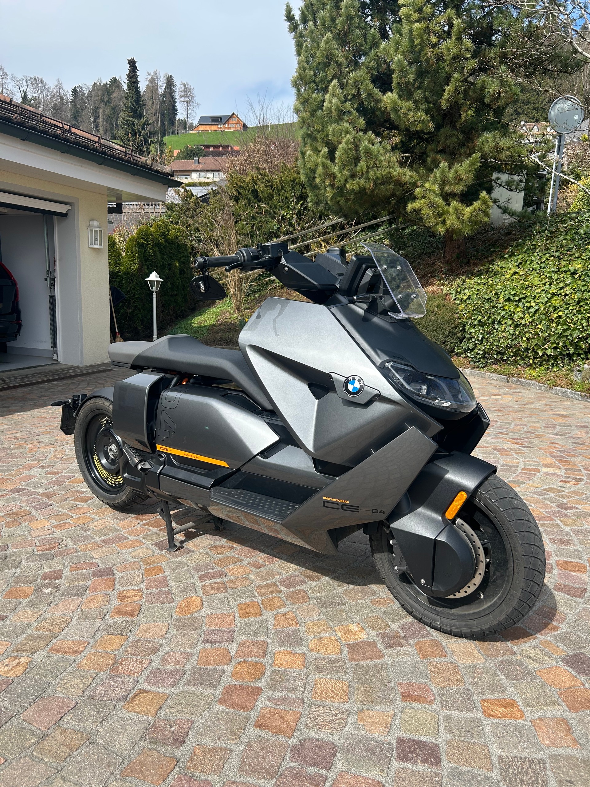 BMW CE 04-image-0