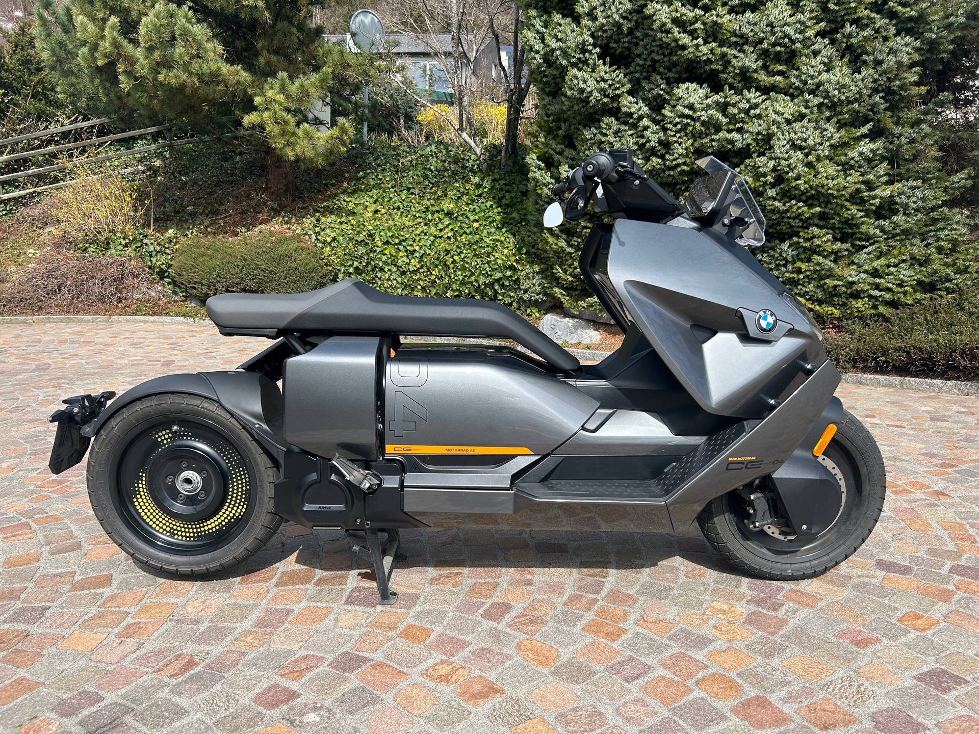 BMW CE 04-image-4