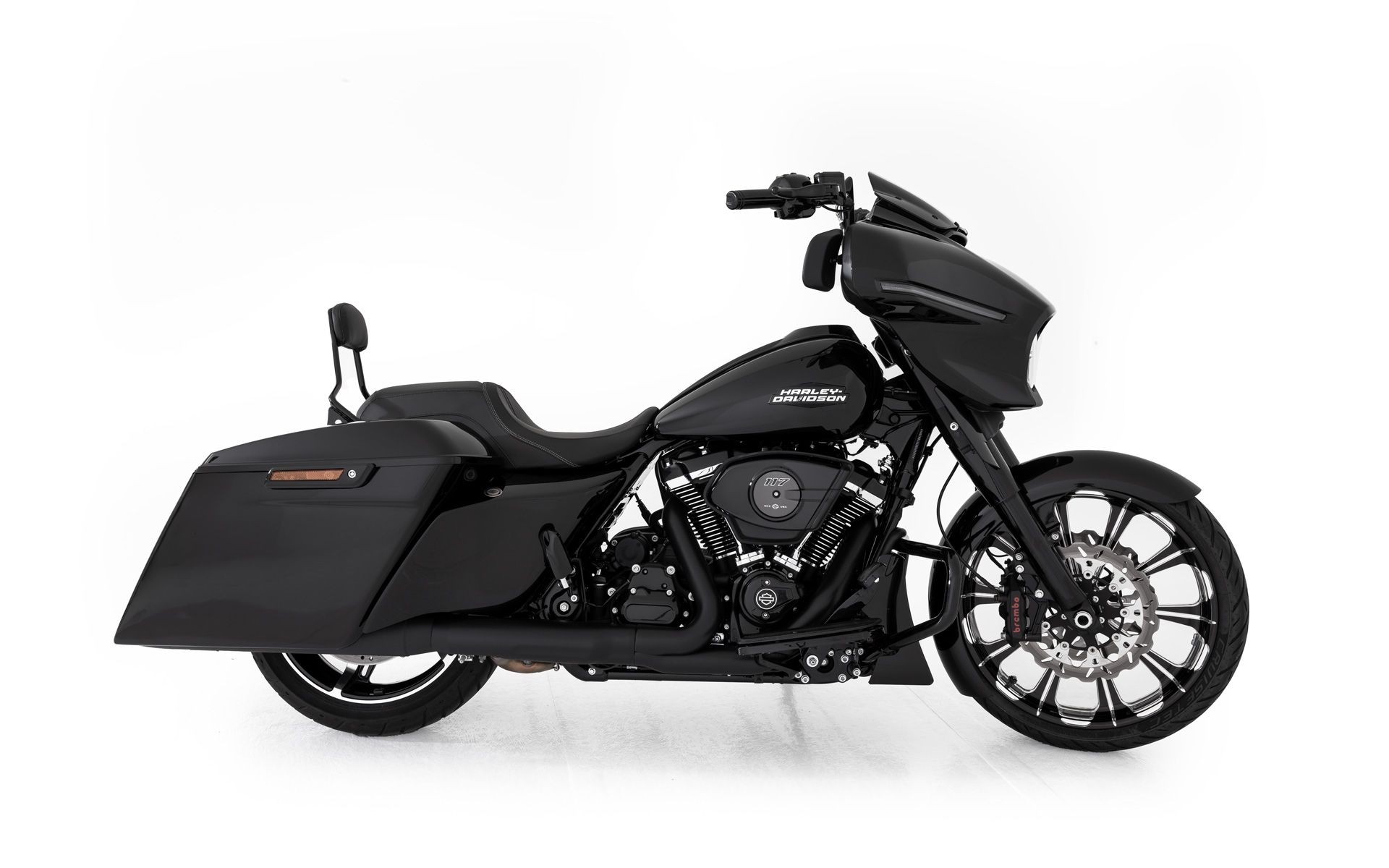 HARLEY-DAVIDSON FLHX Street Glide Black Finish 117-showroom-element-1