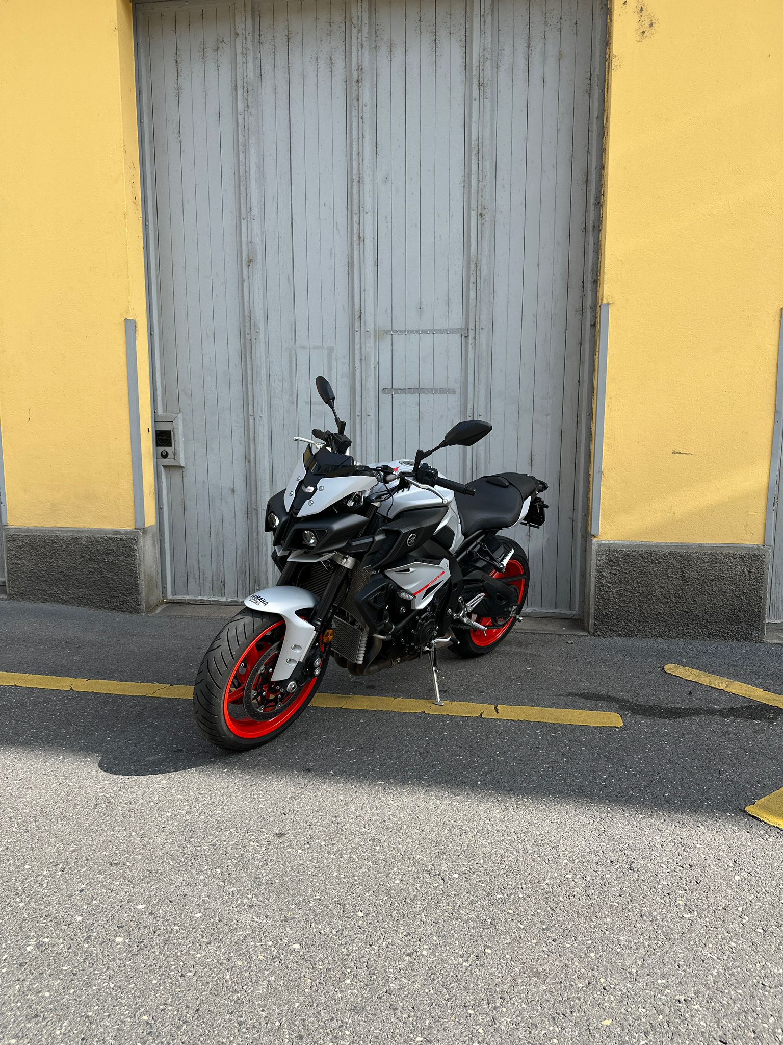 YAMAHA MT-10 ABS-image-1