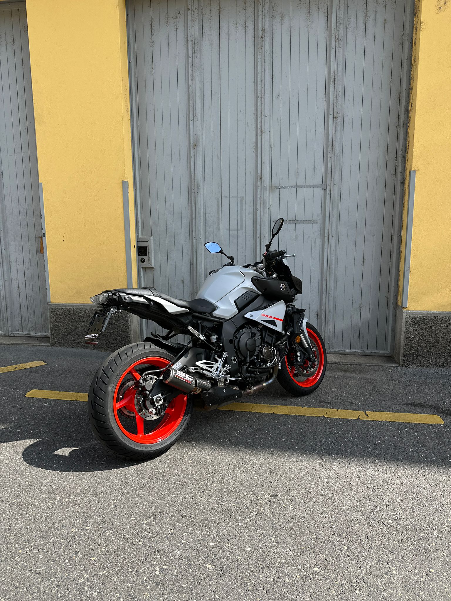 YAMAHA MT-10 ABS-image-2