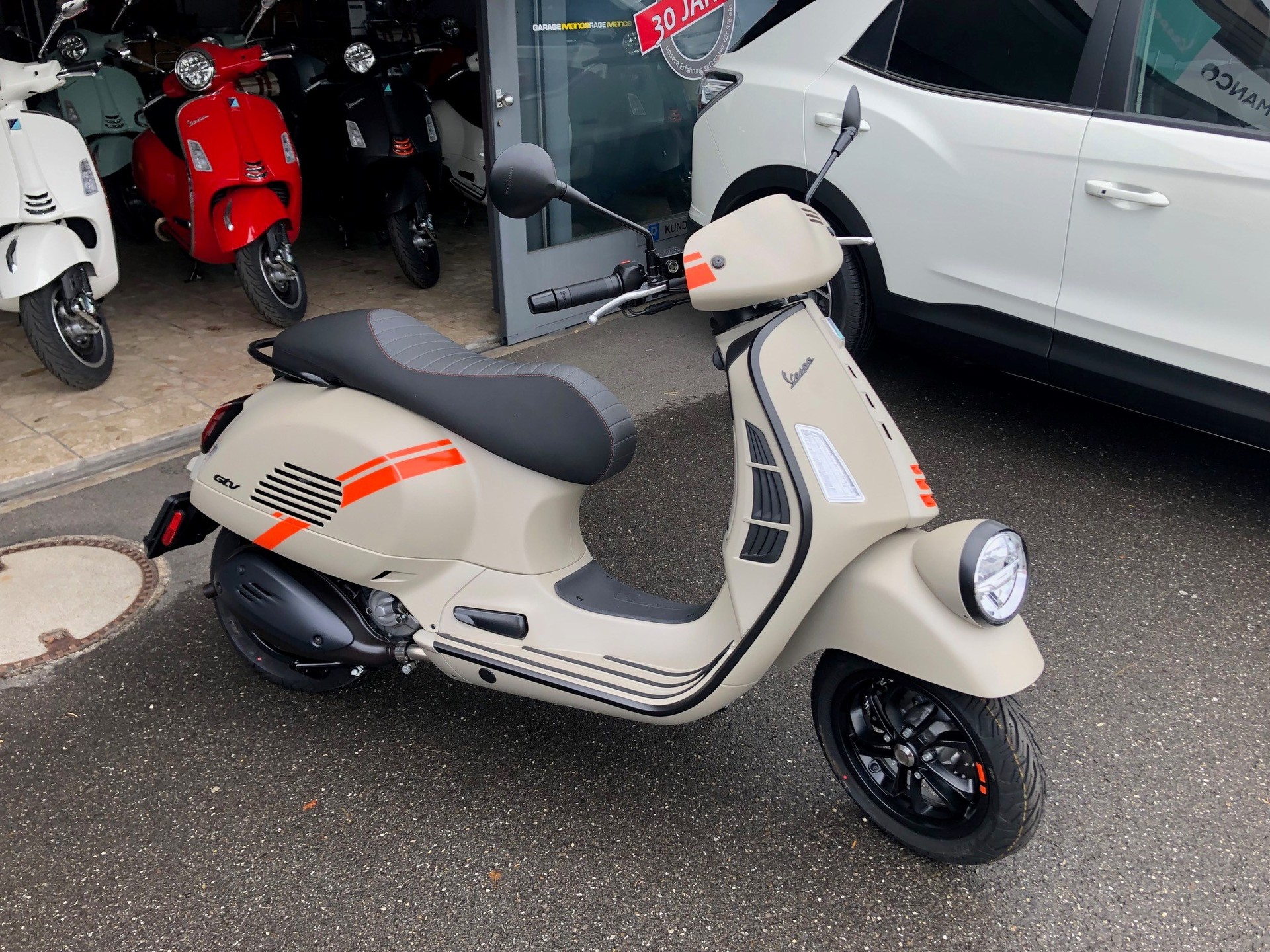 PIAGGIO Vespa GTV 300-image-1
