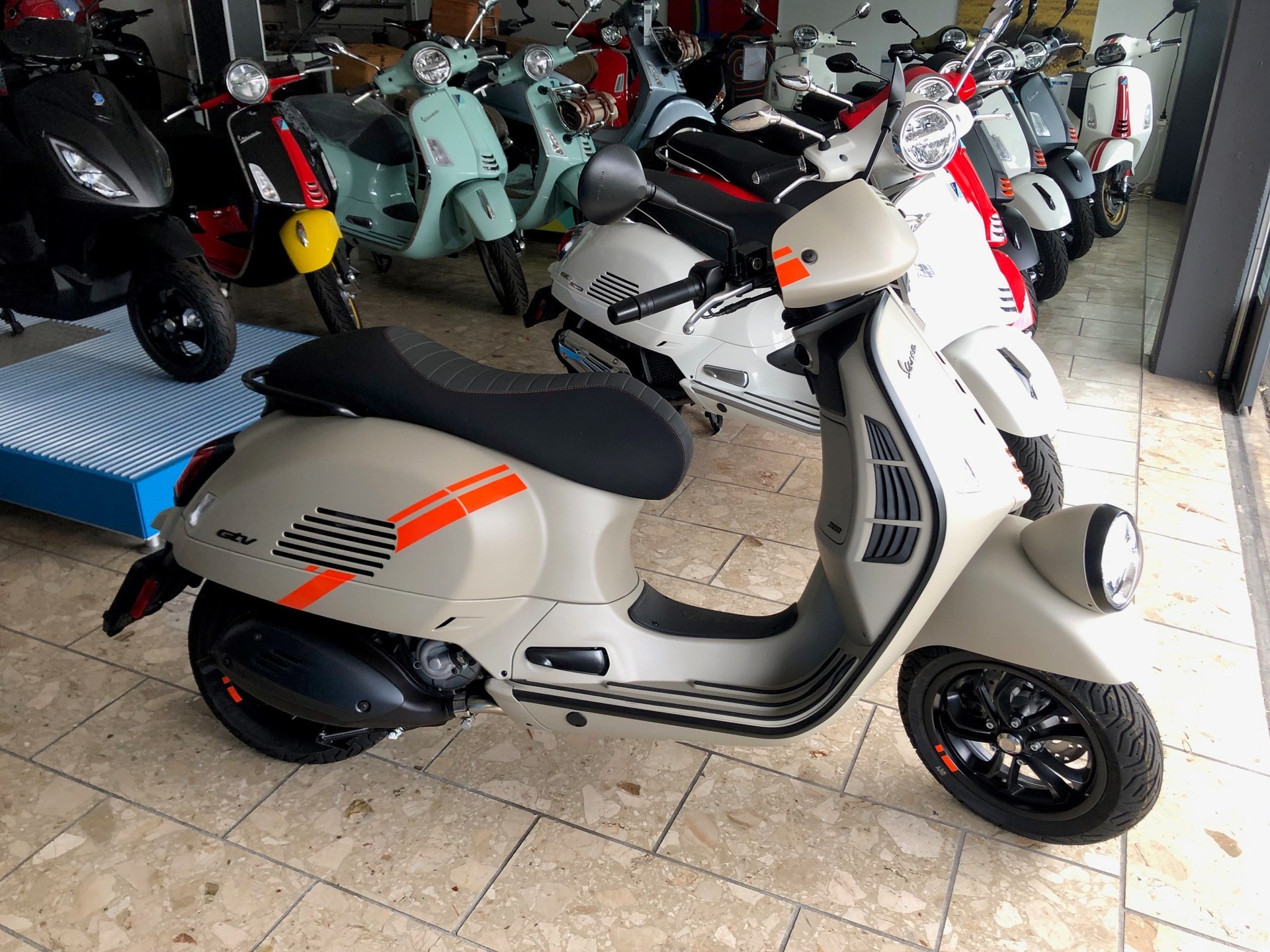PIAGGIO Vespa GTV 300-image-8