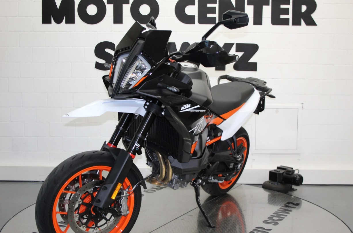 KTM 890 SMT-showroom-element-3