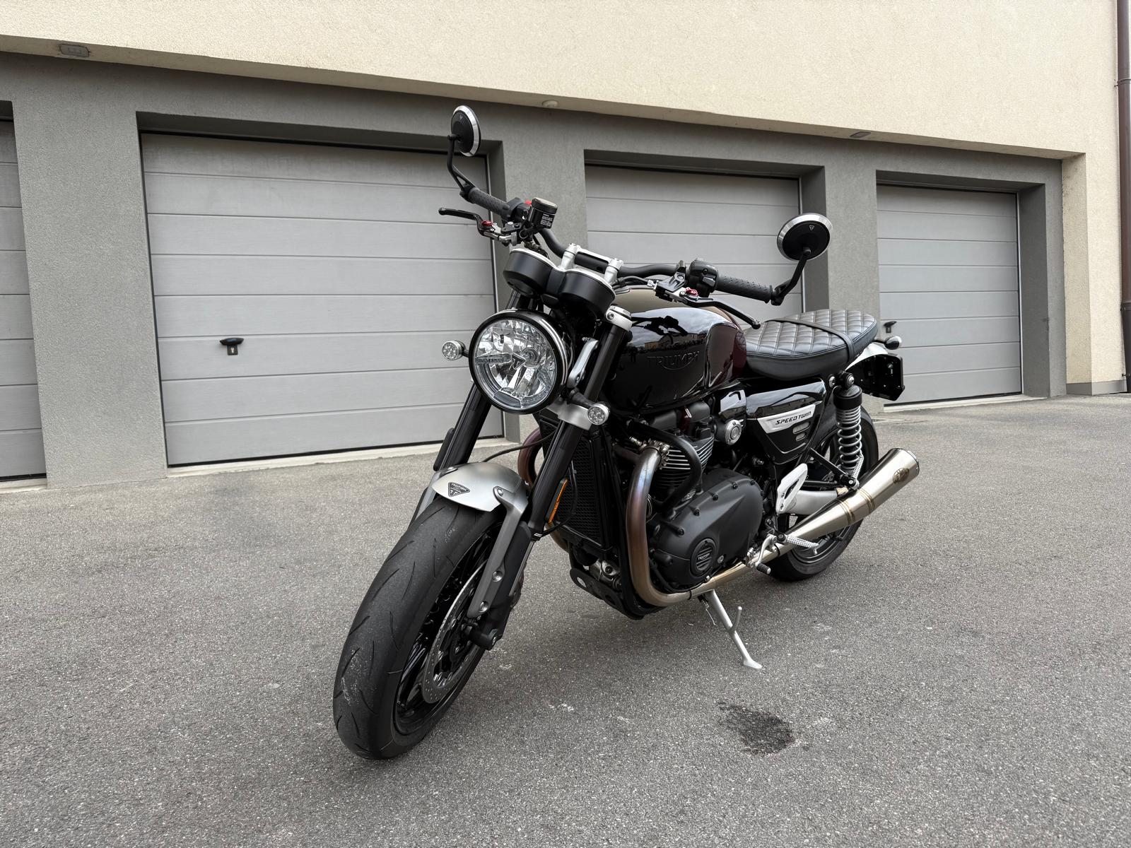 TRIUMPH Speed Twin 1200 Breitling Edition