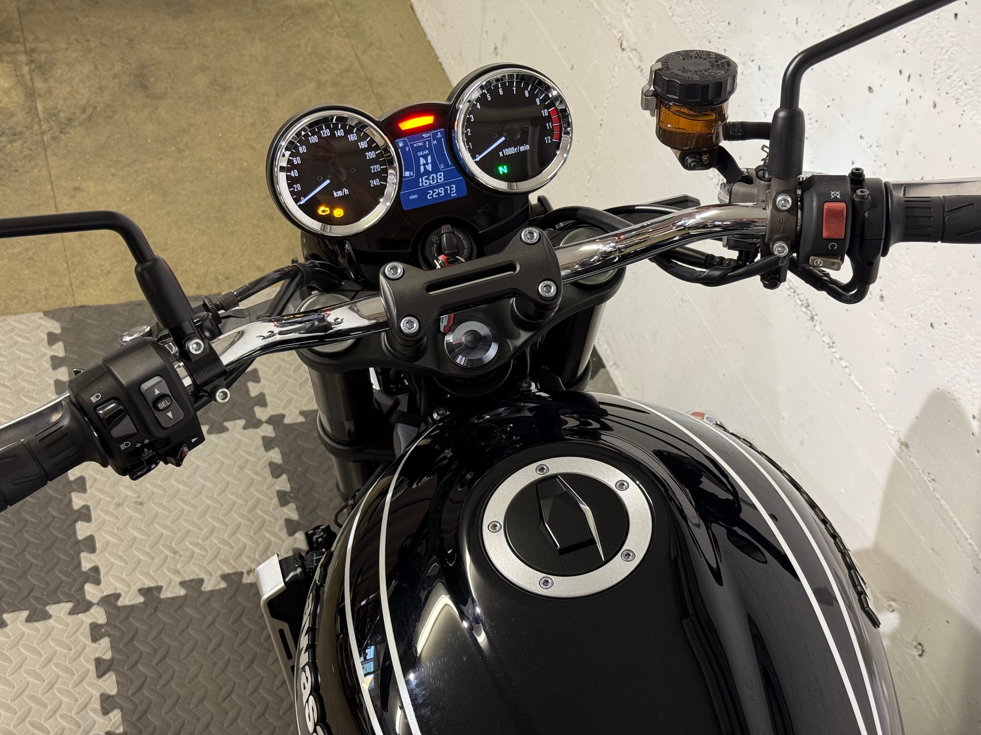 KAWASAKI Z 900 RS-image-15