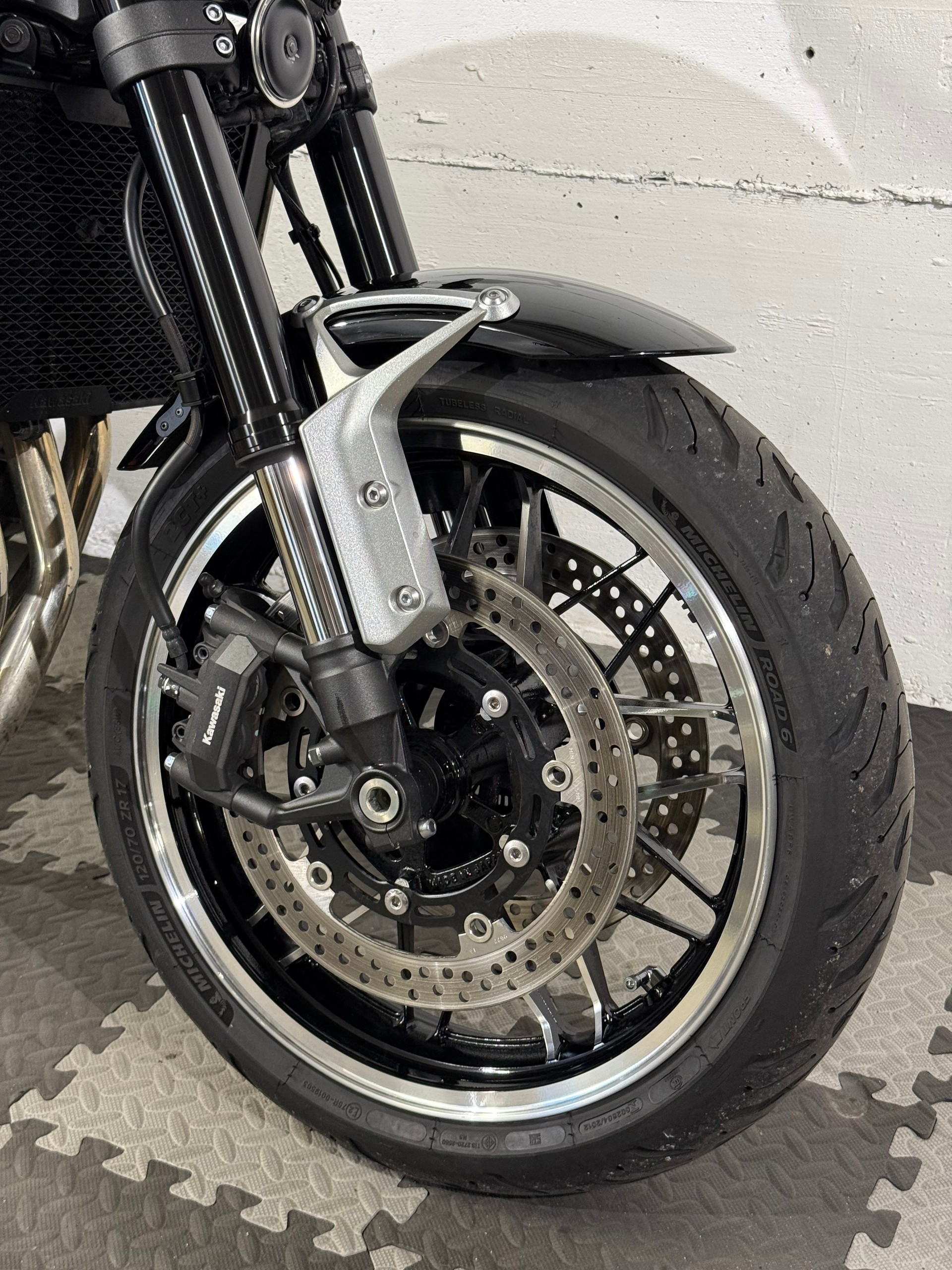 KAWASAKI Z 900 RS-image-1