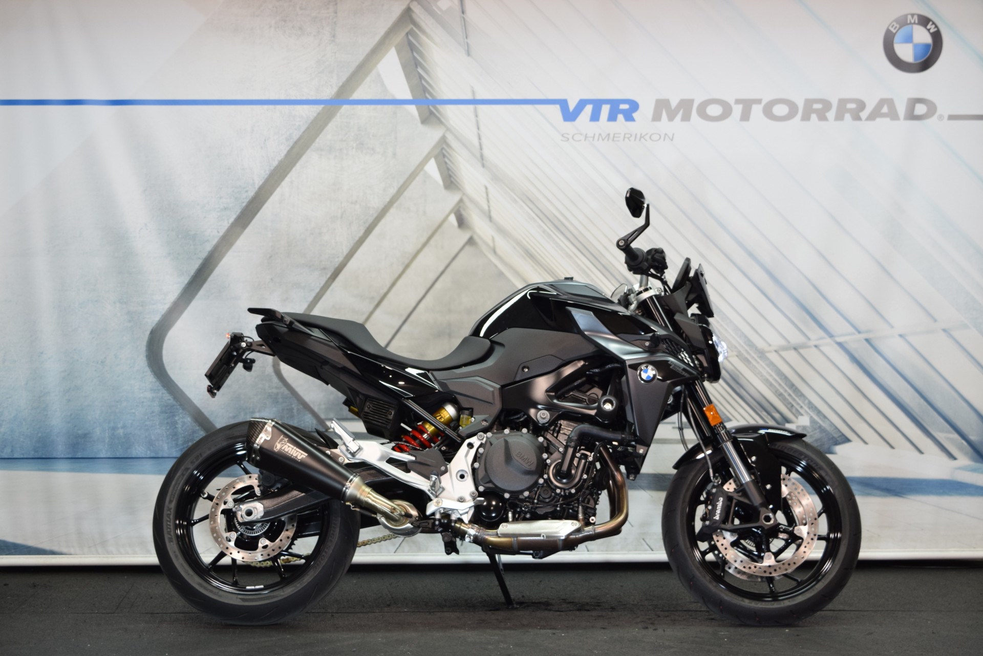 BMW F 900 R Triple Black Inkl. MIVV, Kurzheck & Lenkerendspiegel-image-1