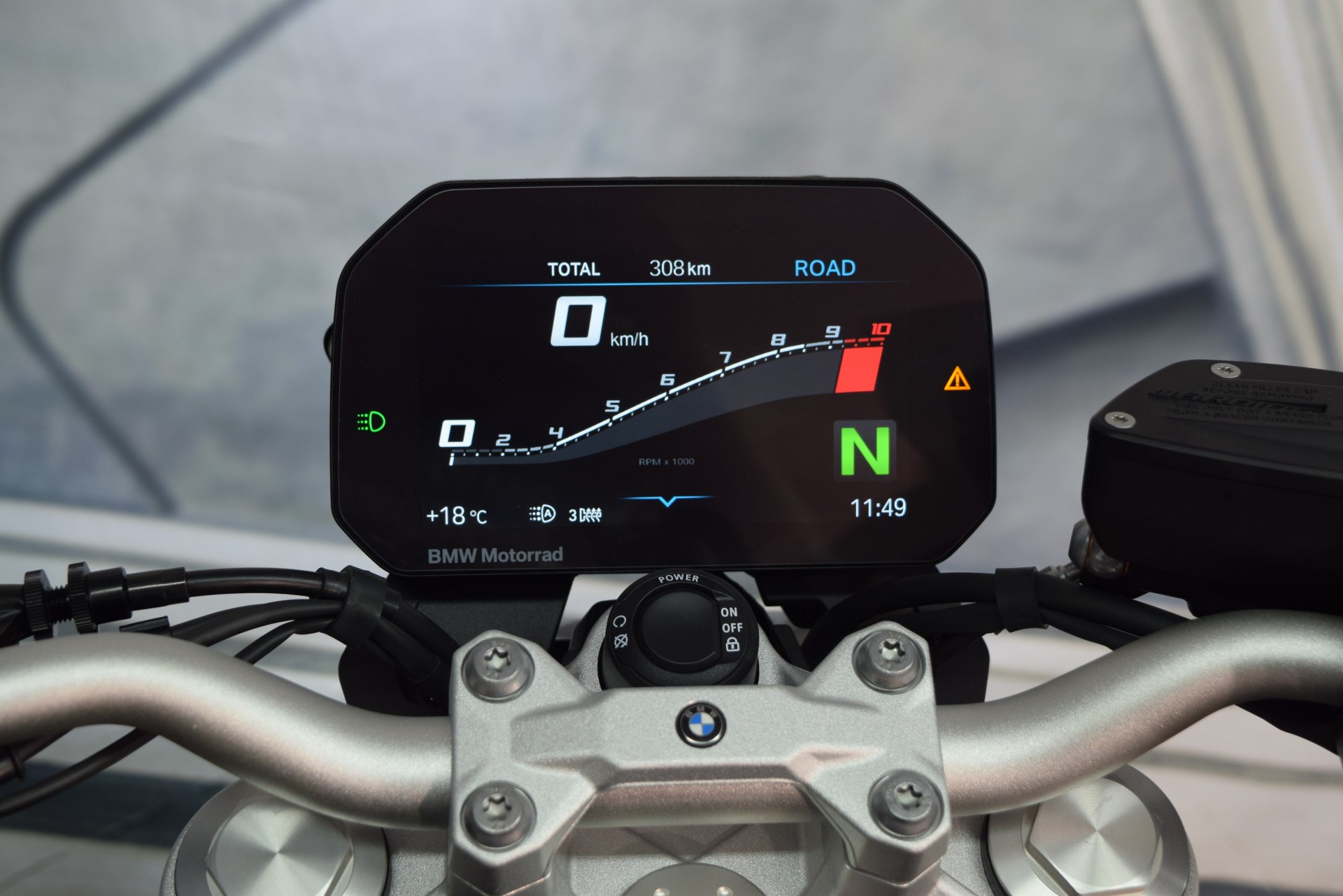 BMW F 900 R Triple Black Inkl. MIVV, Kurzheck & Lenkerendspiegel-image-9