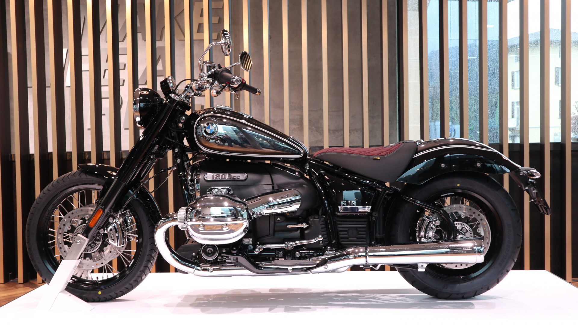 BMW R 18-showroom-element-1