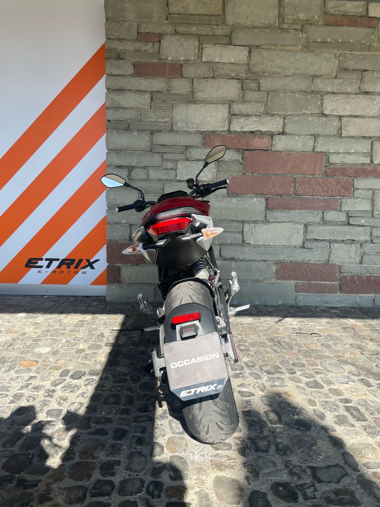 ZERO SR F Premium-showroom-element-2