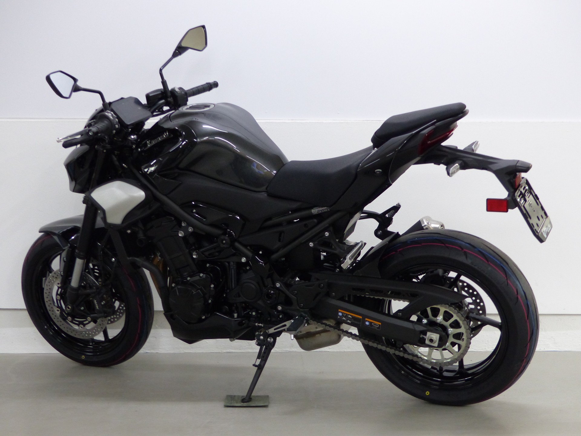 KAWASAKI Z 900 ABS 35kW MY25-showroom-element-3