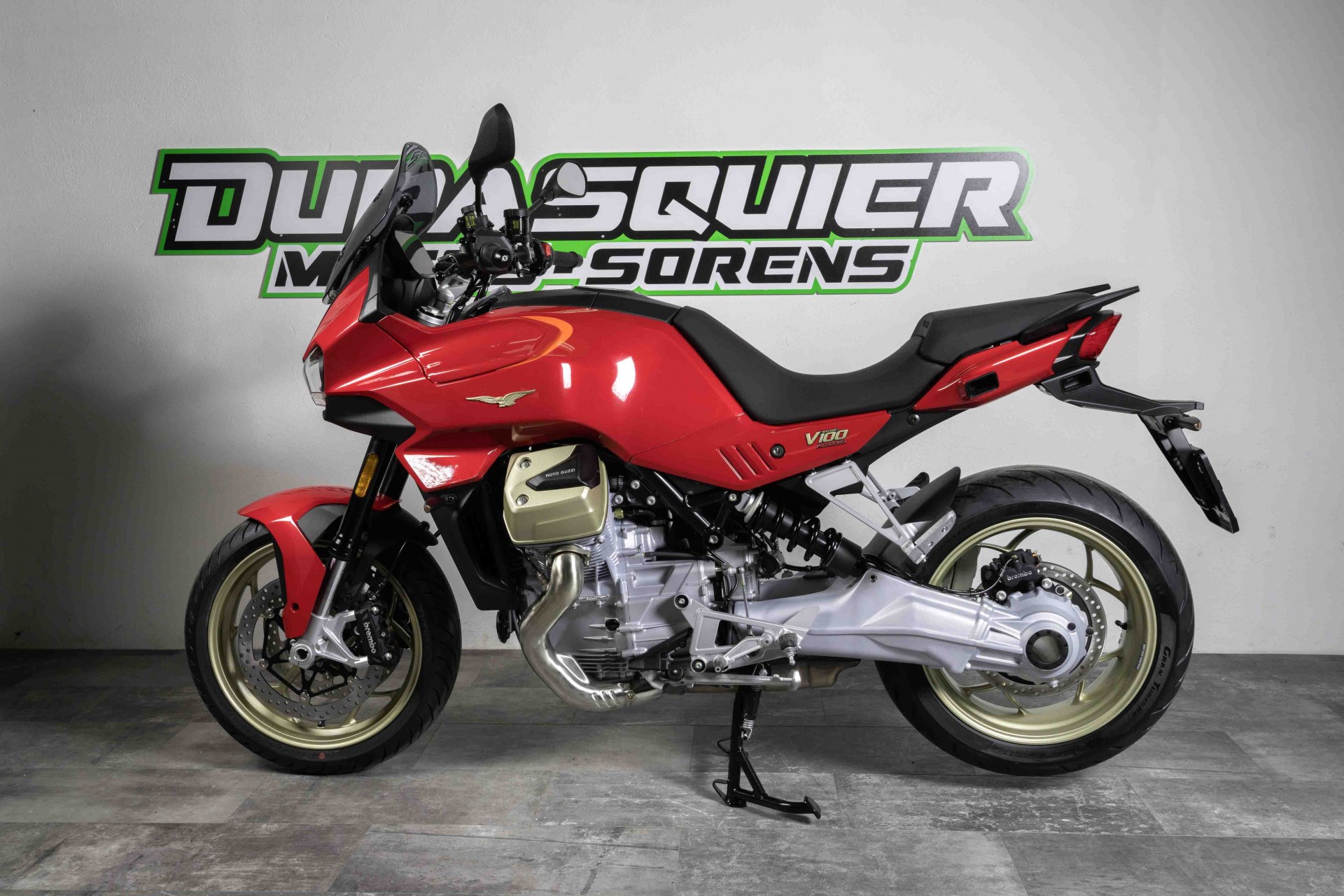 MOTO GUZZI V100 Mandello-showroom-element-1