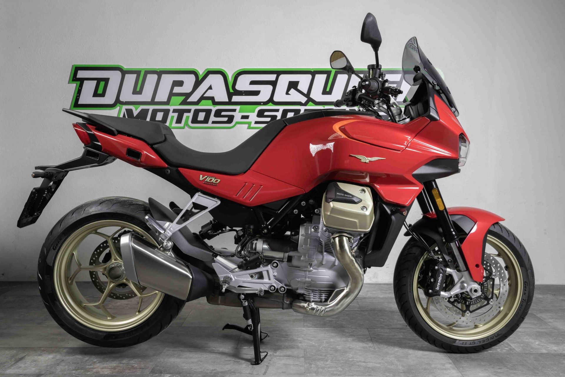 MOTO GUZZI V100 Mandello-showroom-element-2